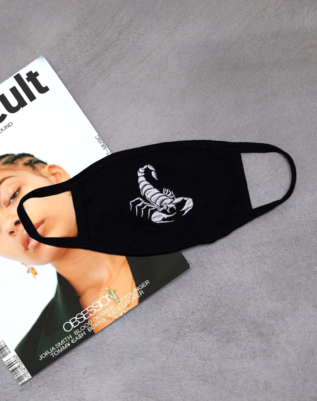 Gezichtsmasker in Black Scorpion White Embro