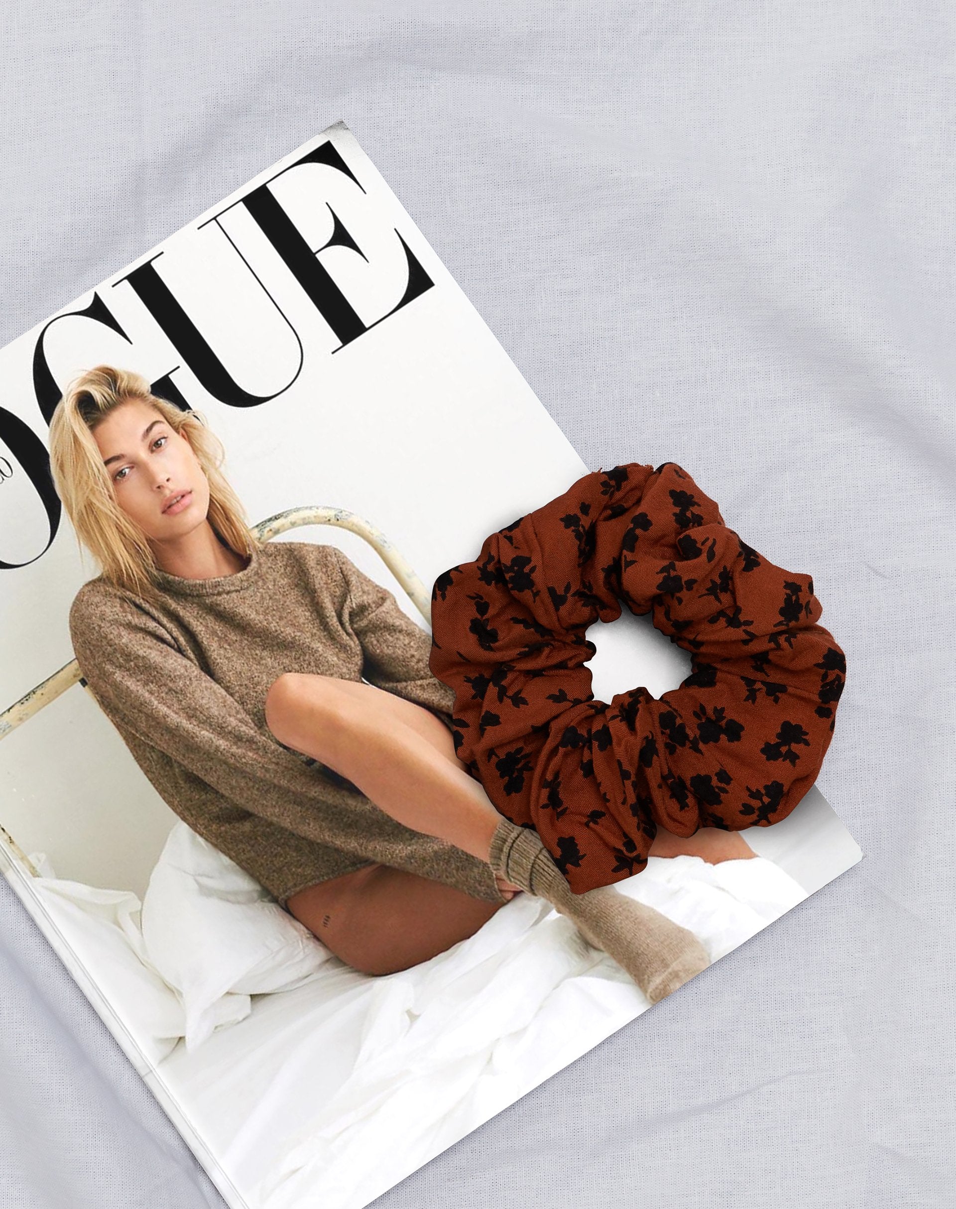 Afbeelding van Scrunchie in Dainty Daisy Bombay Bruin