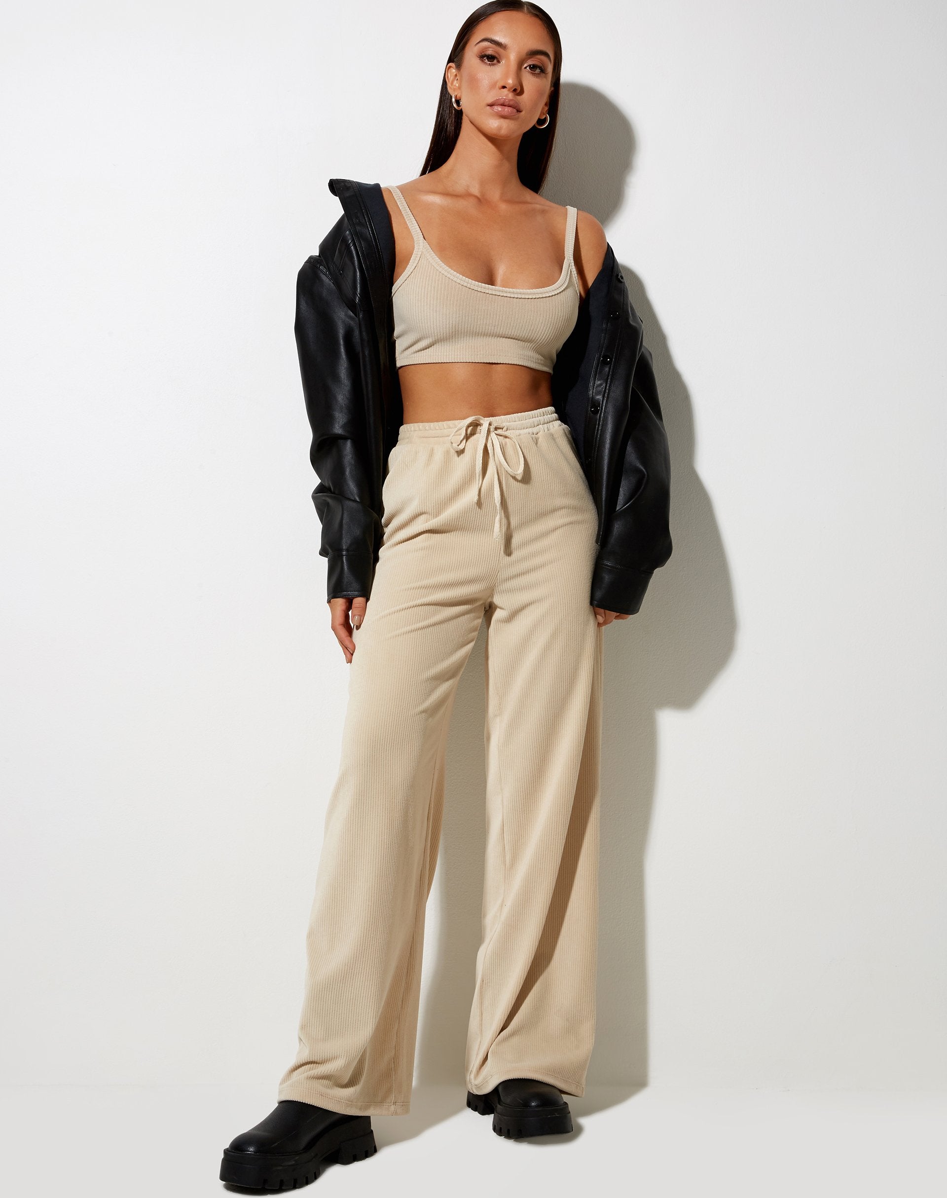 Afbeelding van Adda Bralet Top in Fluwelen Rib Neutraal Beige