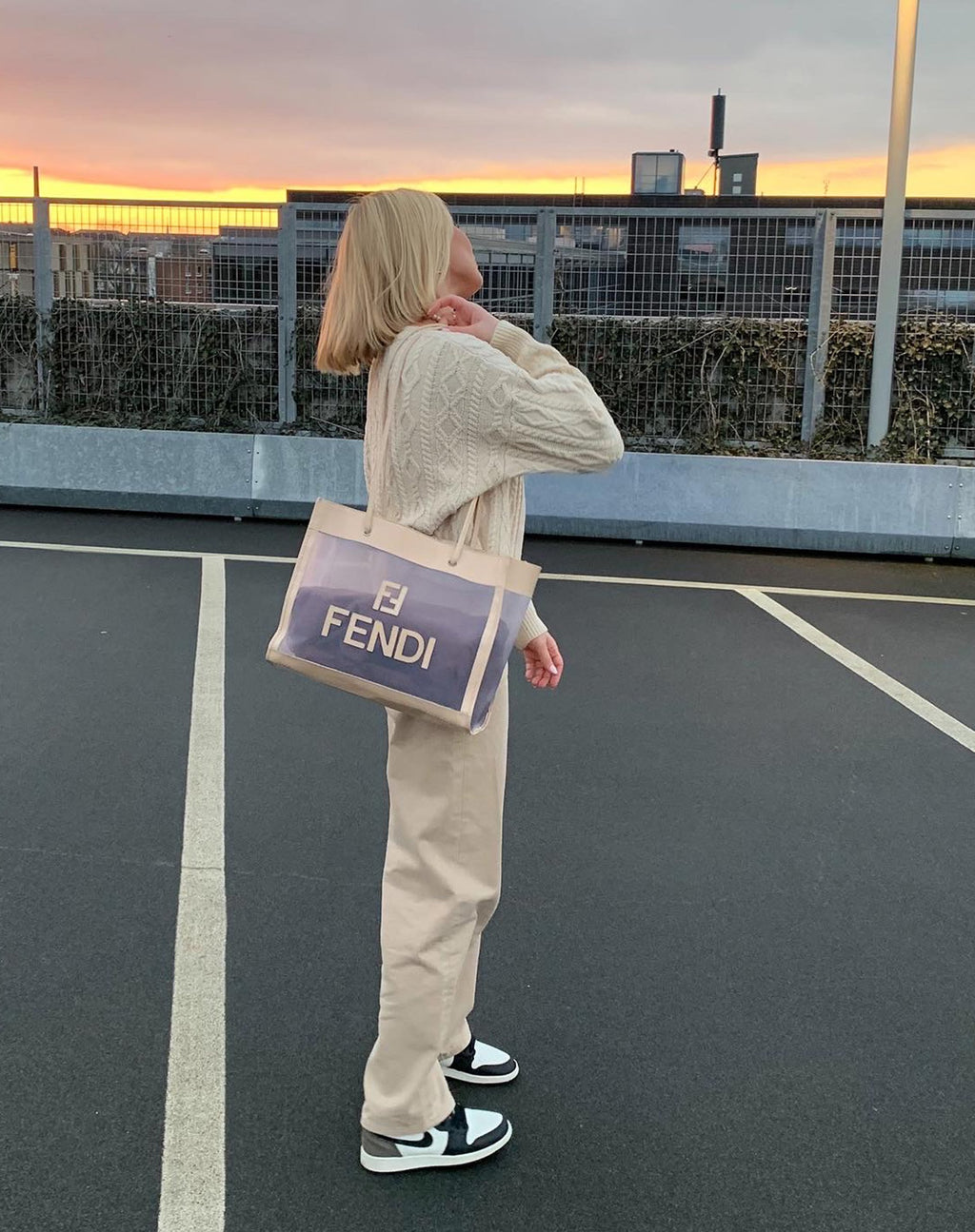 Beira Cardi in Ivoor