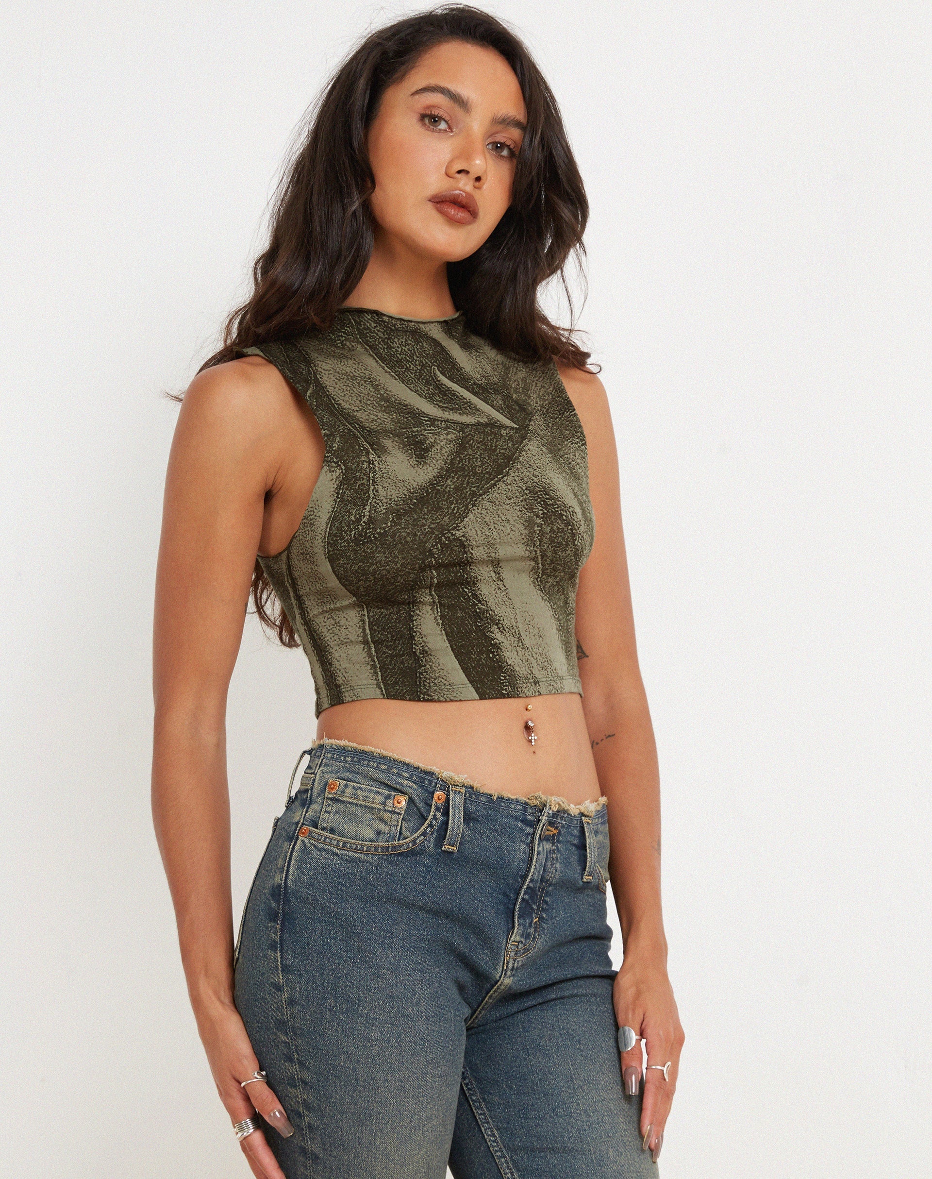Afbeelding van Ajak Crop Top in Dystopian Crease Khaki