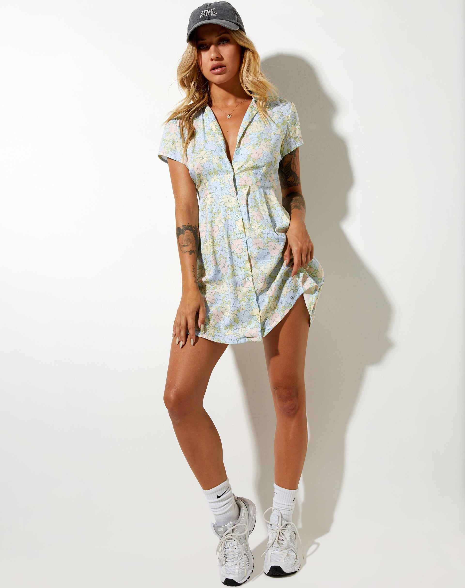 Afbeelding van Arte Mini Dress in Washed Out Pastel Floral