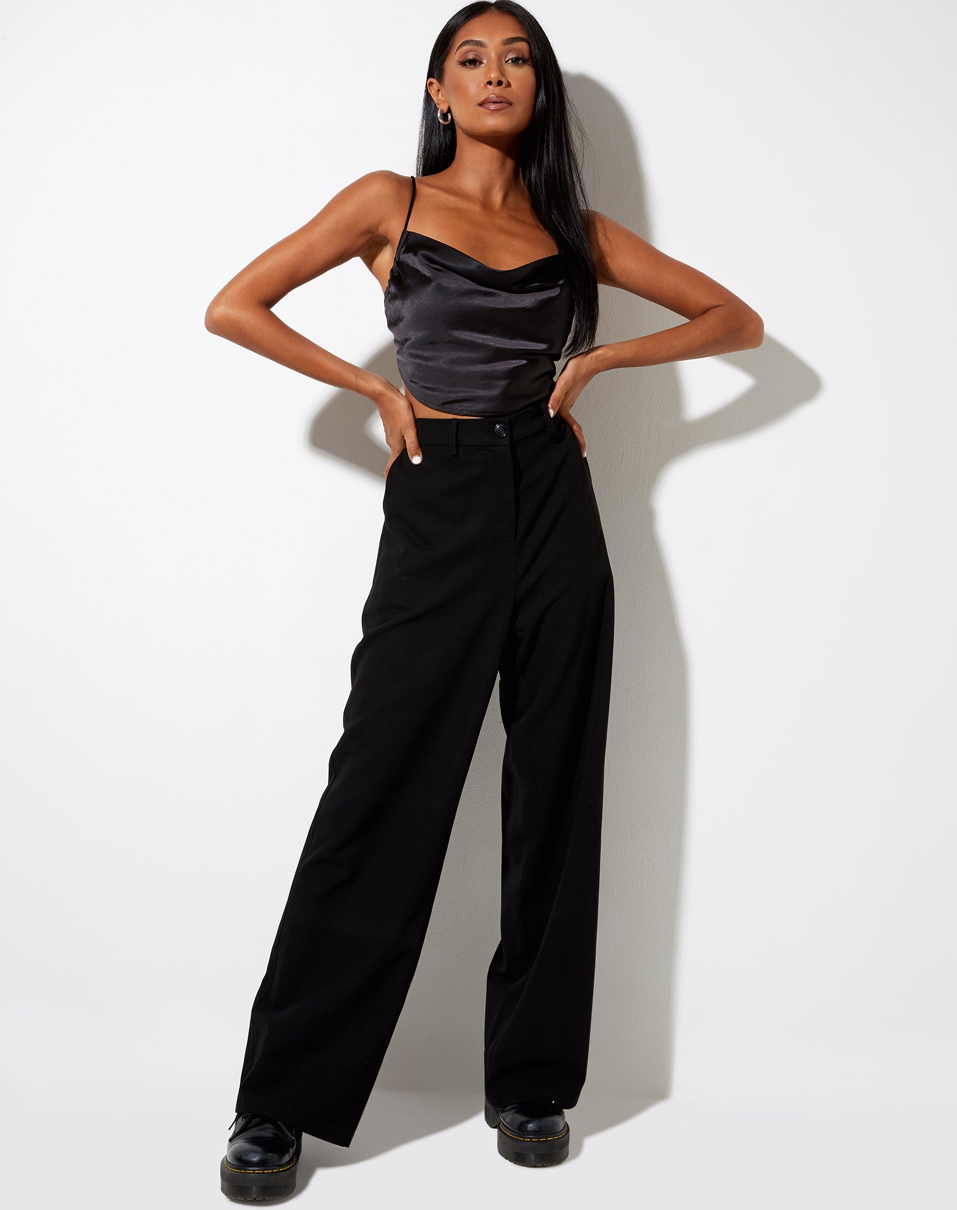 Afbeelding van Baila Crop Top in Satijn Zwart