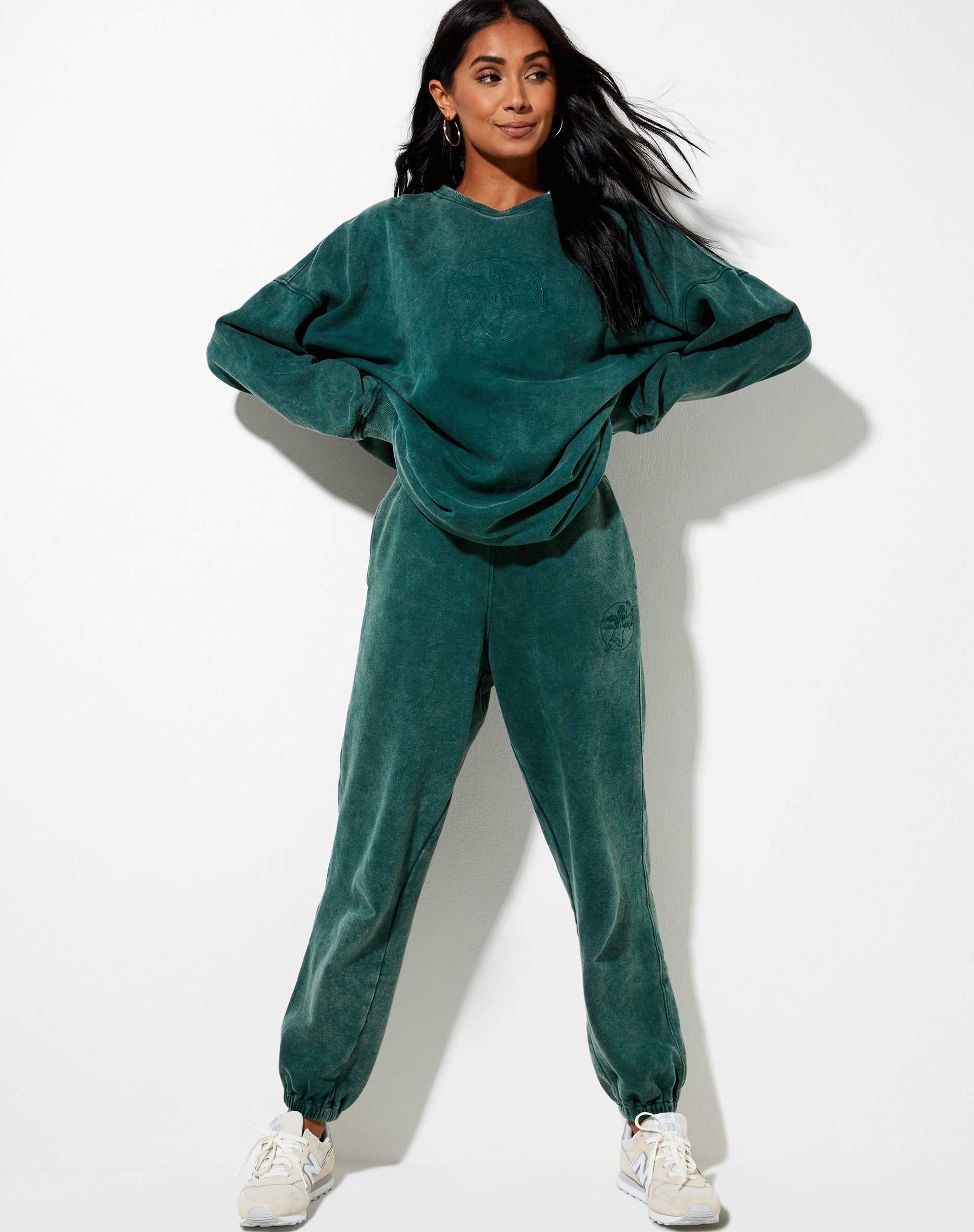 Afbeelding van Glo Sweatshirt in Washed Green Engel Energie Cherubijn Embro