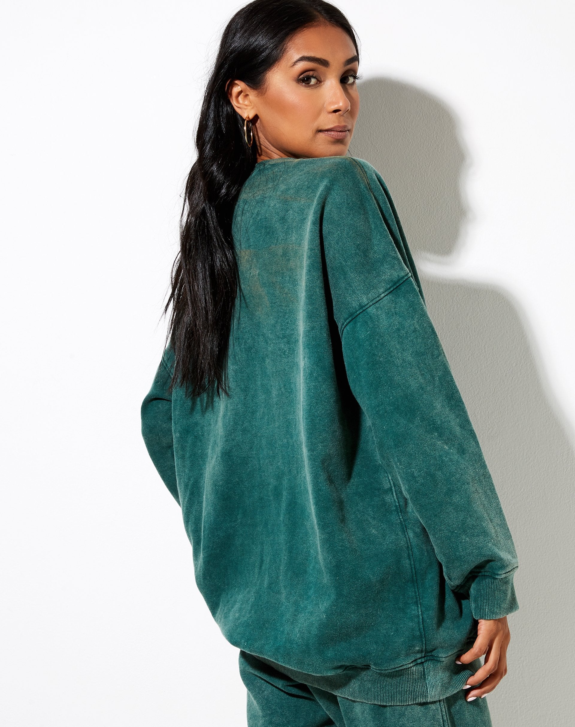Afbeelding van Glo Sweatshirt in Washed Green Engel Energie Cherubijn Embro