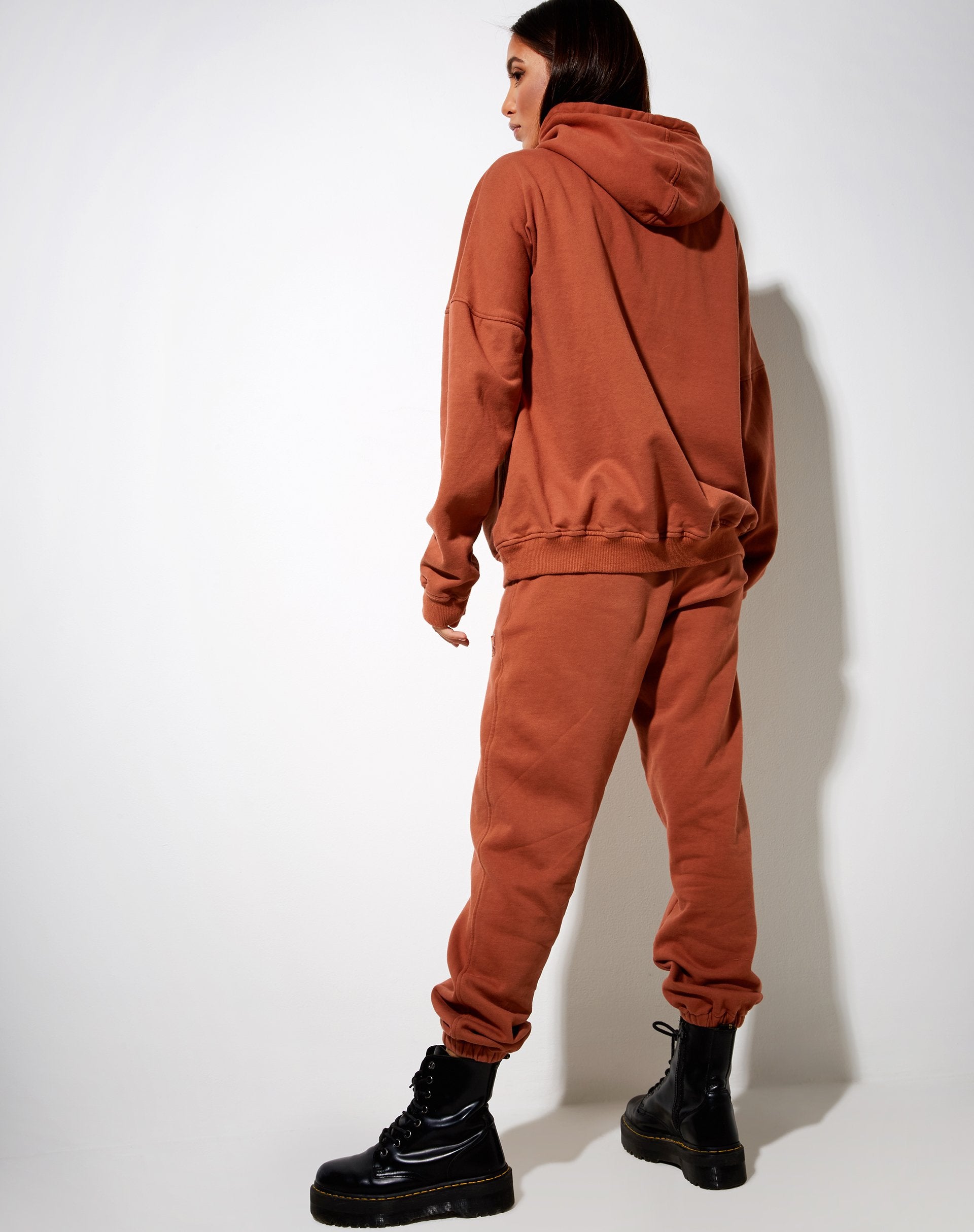 Afbeelding van Basta Jogger in Burnt Brick Be Nice Label Embro