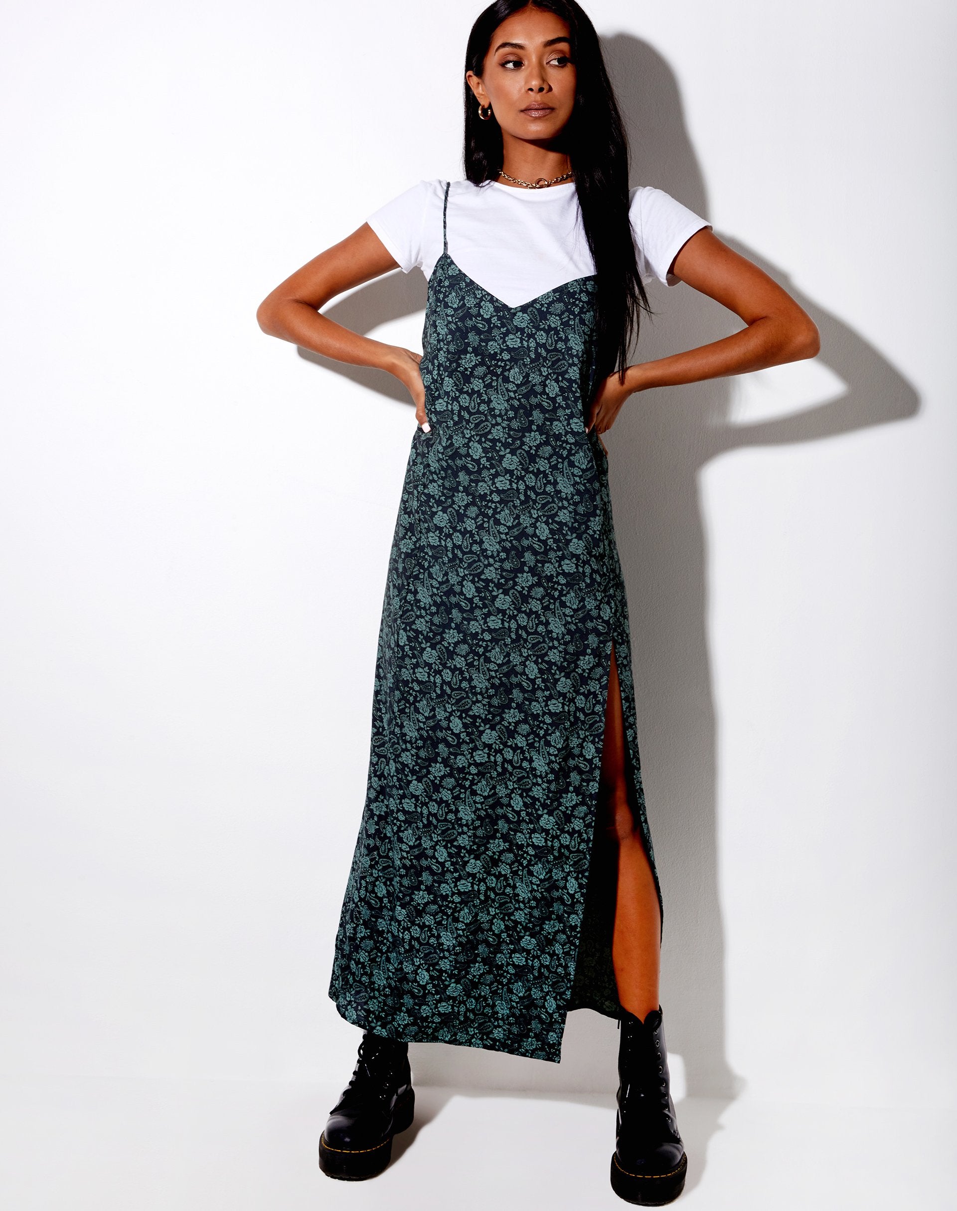 Afbeelding van Batis Maxi Dress in Mono Paisley Sage