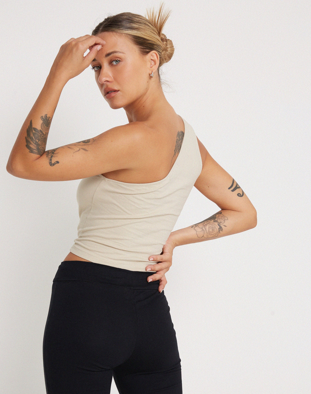 Bay One Shoulder Top in kokosmelk