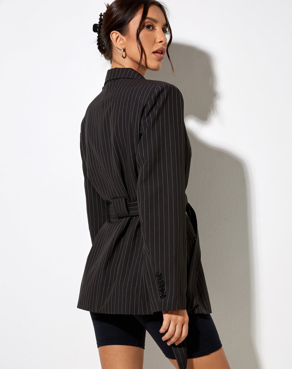 Blazer met riem in krijtstreep zwart