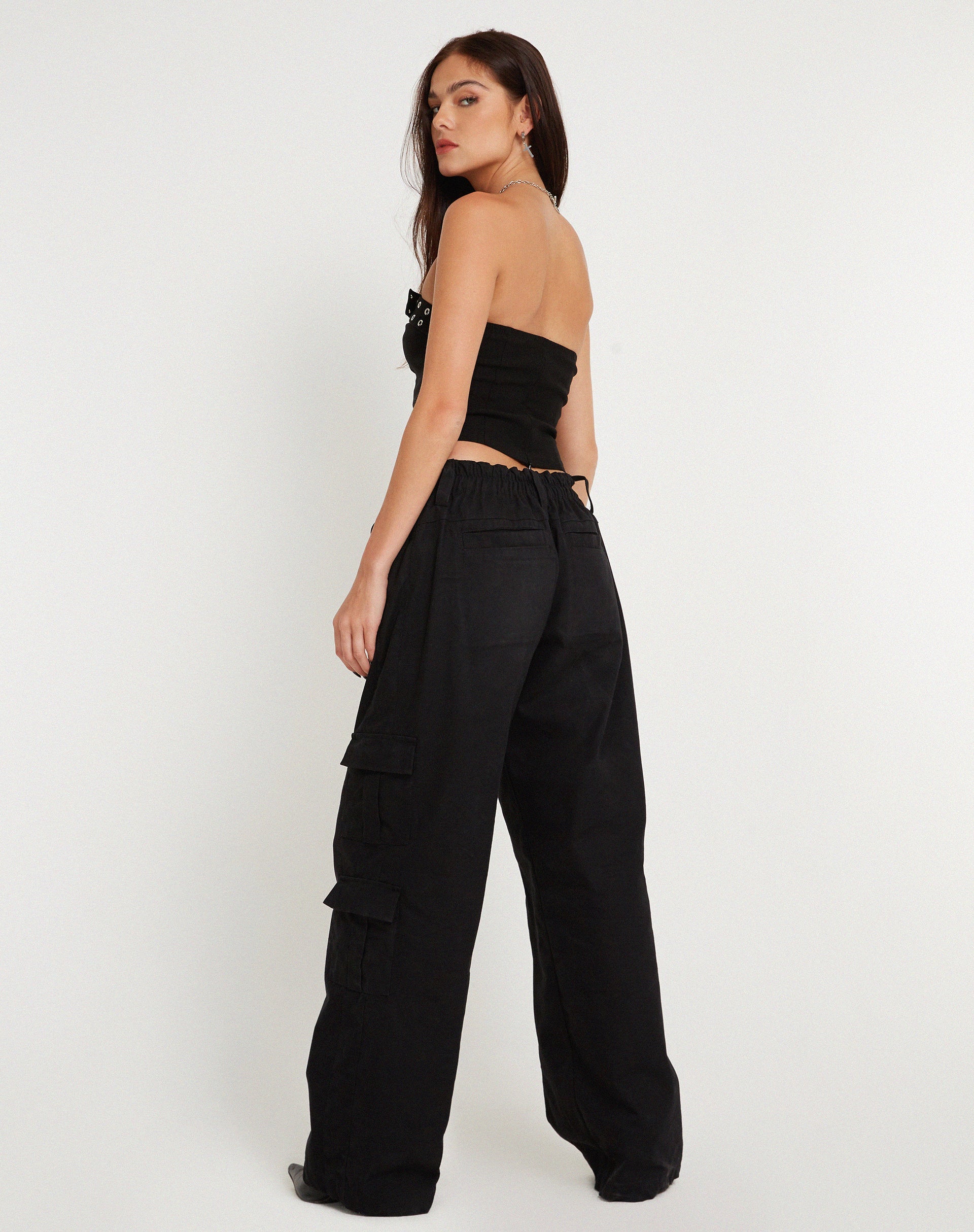 Afbeelding van Bertha Strapless Crop Top in Zwart met Eyelet