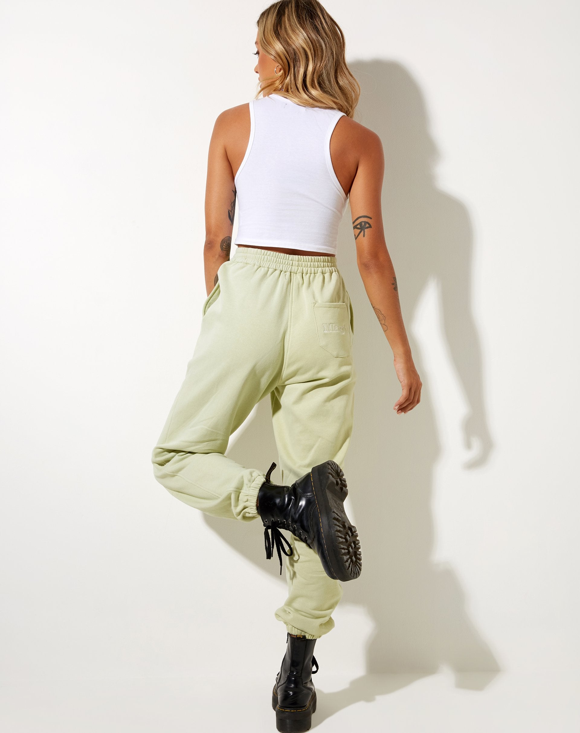 Afbeelding van Besties Jogger in Green Graffiti Magic Embro