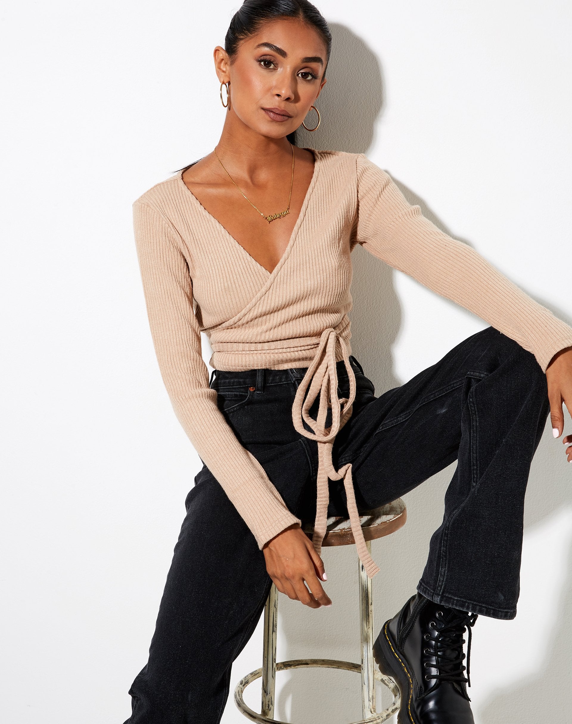 Afbeelding van Bianca Wrap Top in Rib Tan