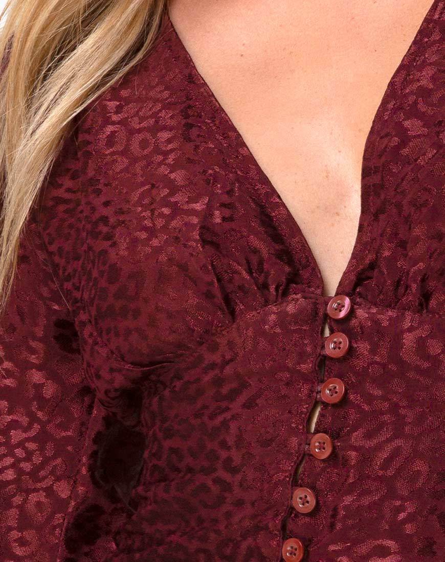 Afbeelding van Bina Crop Top in Satijn Cheetah Bourgondië