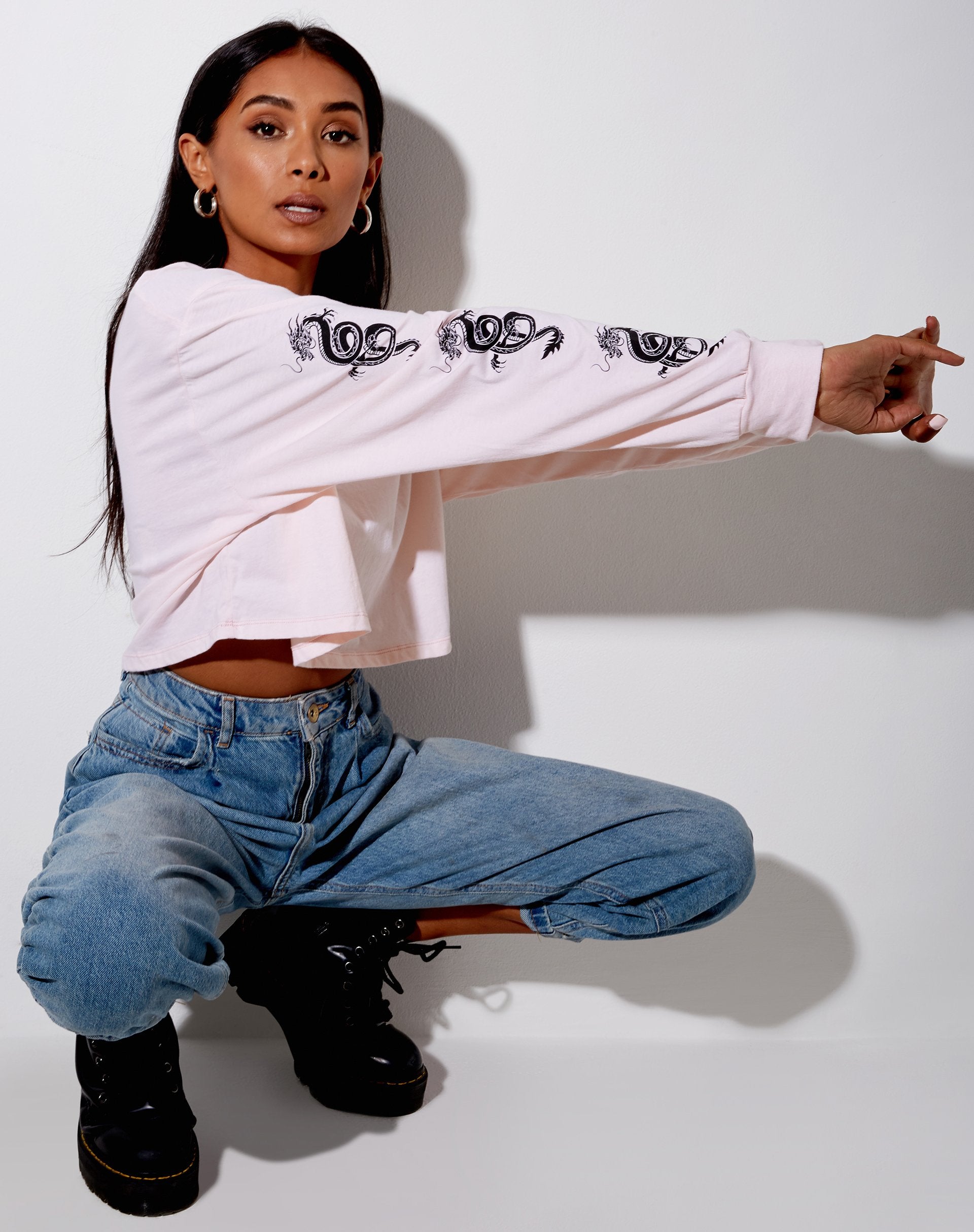 Afbeelding van Boli Crop Tee in Blush Pink Dragon