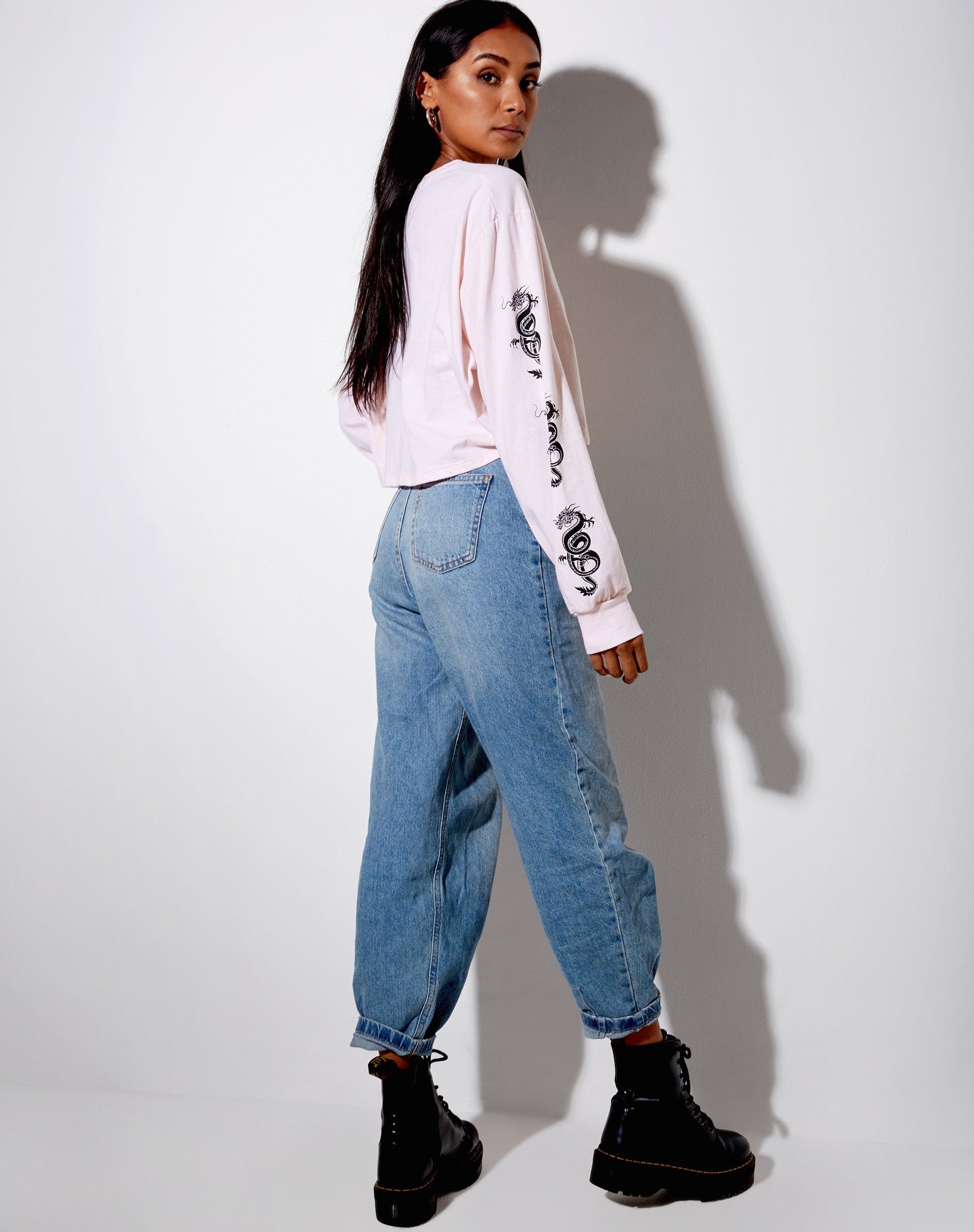 Afbeelding van Boli Crop Tee in Blush Pink Dragon