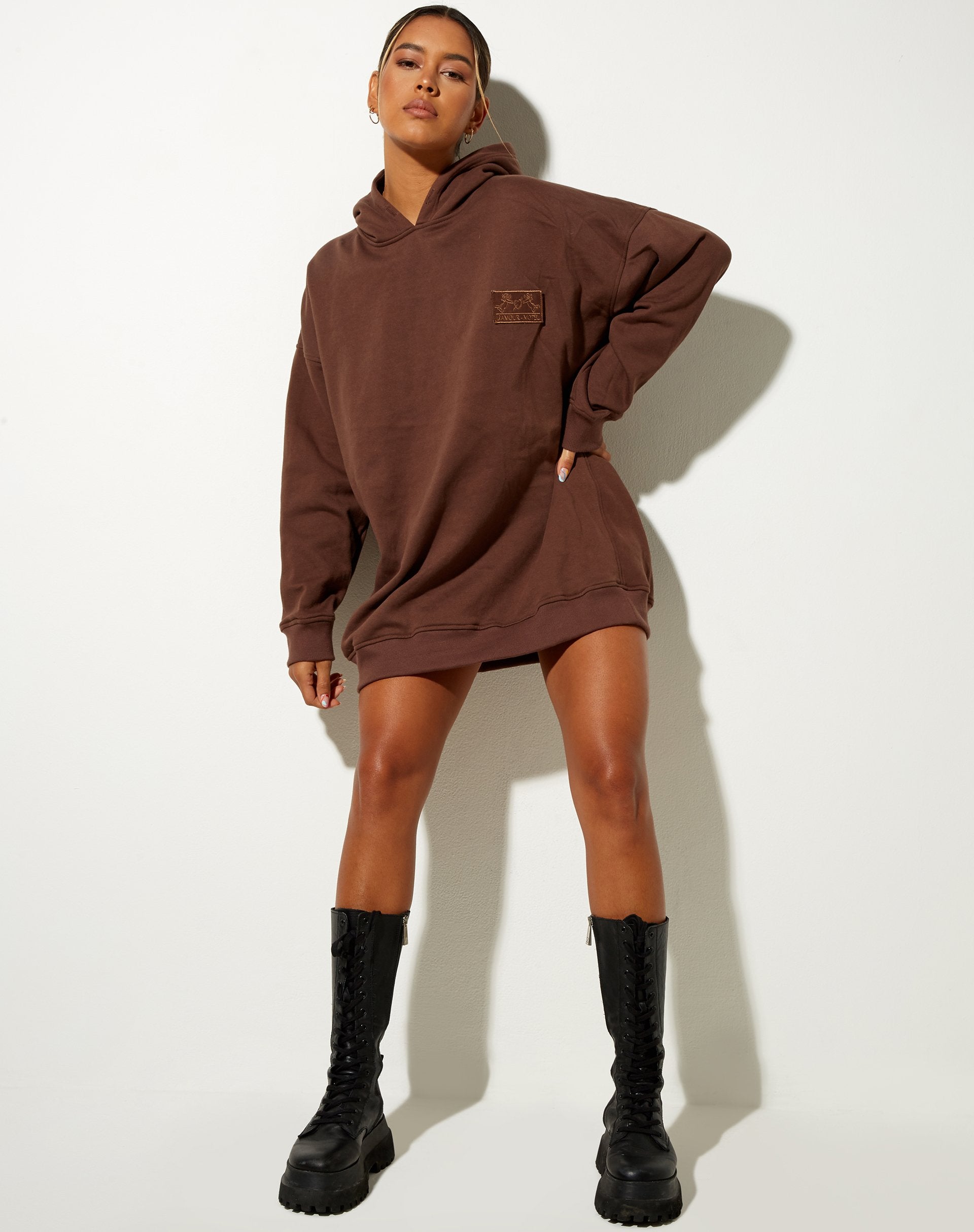 Afbeelding van Bren Hoodie in Deep Mahogany Cherub LAmour Label Embro