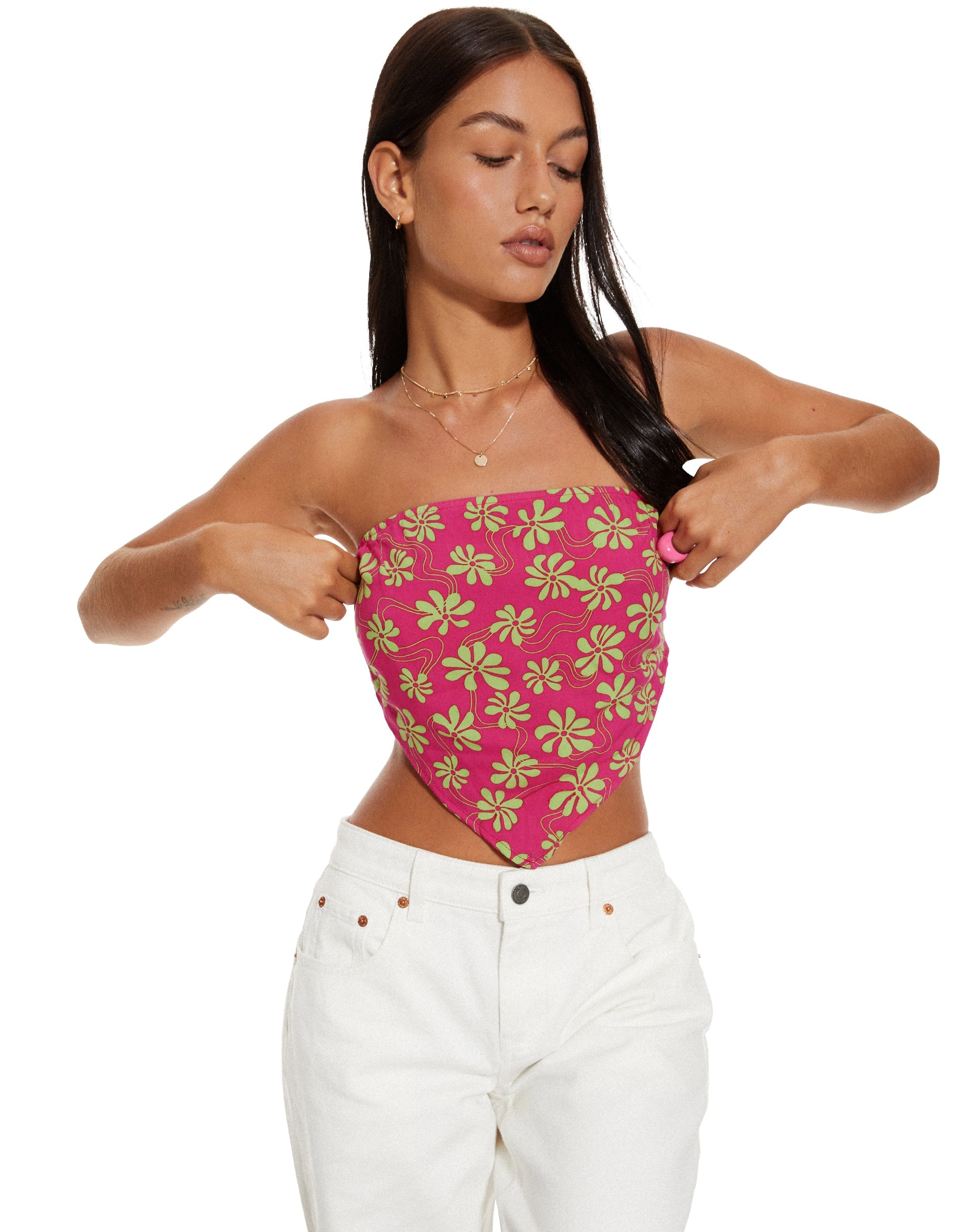 beeld van MOTEL X BARBARA Iryas Crop Top in 90s Beachy Floral Hot Pink