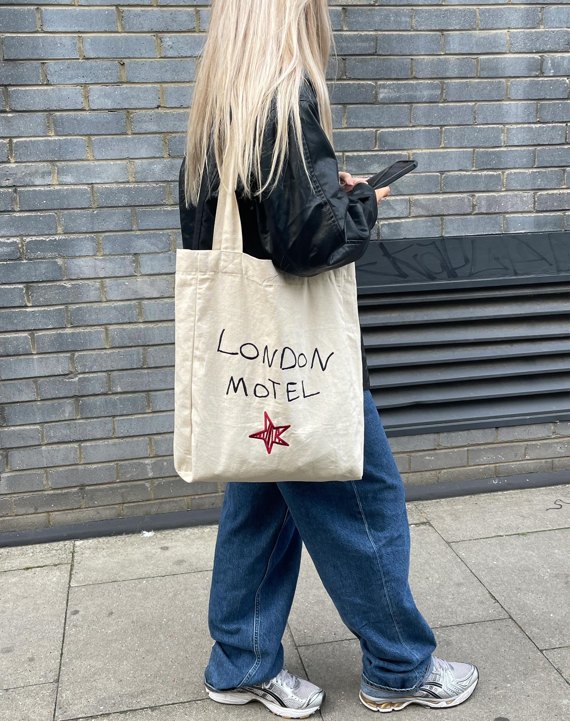 Afbeelding van London Tote Bag Ecru London Motel Embro