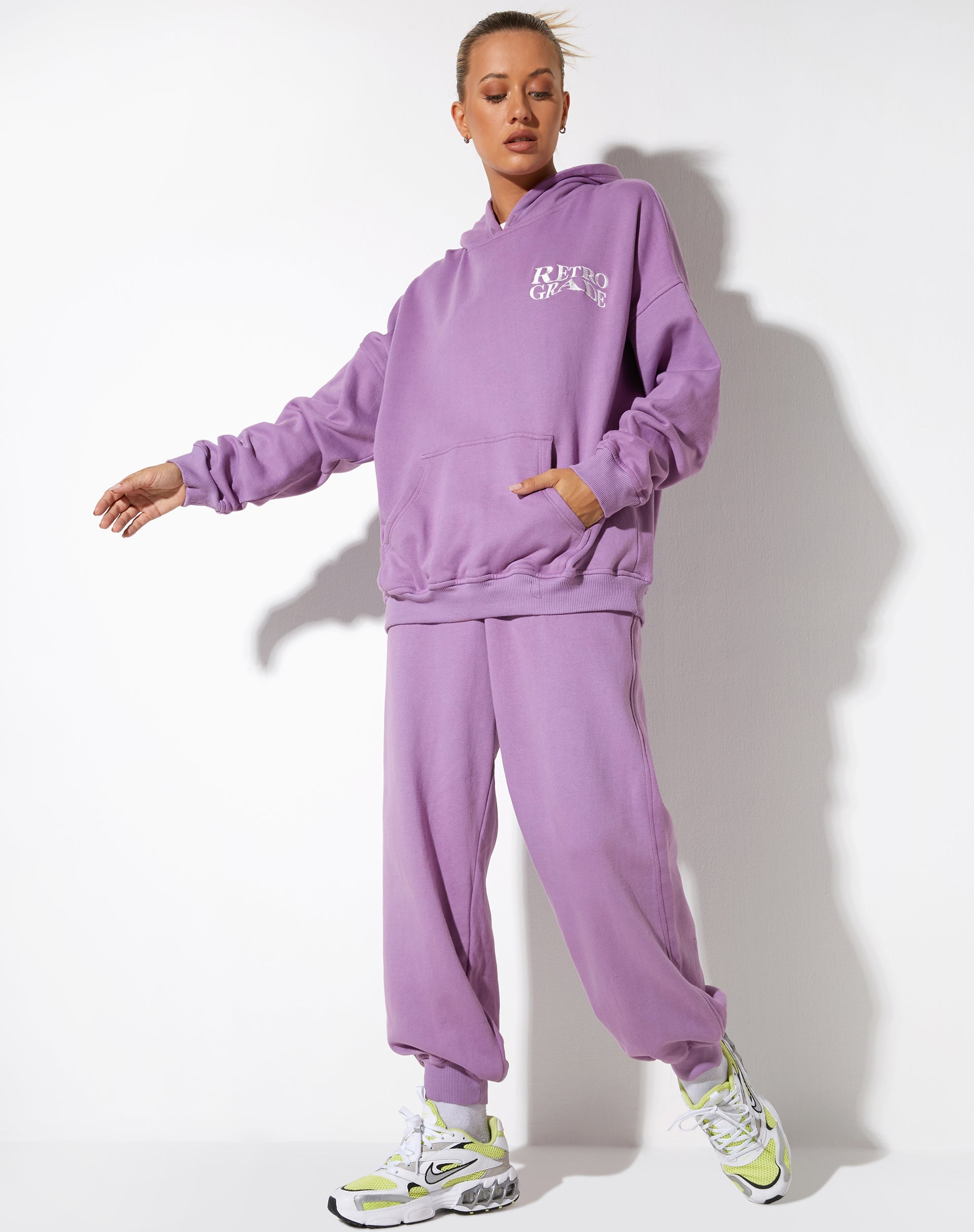 Afbeelding van Oversize Hoodie in Lavender Retro Grade Embro