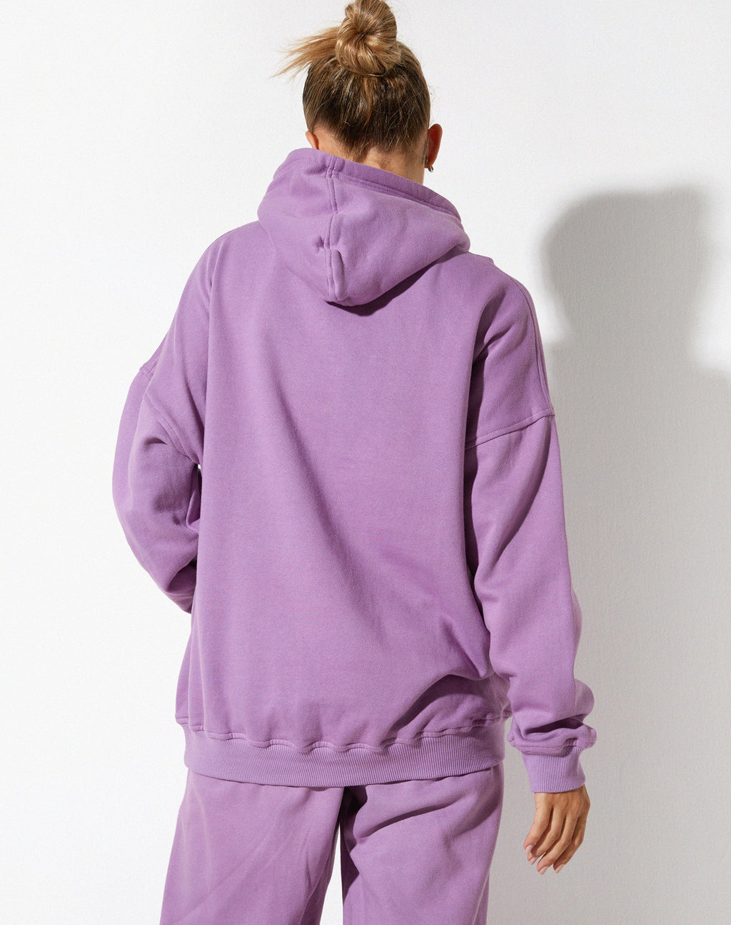 Oversized Hoodie in Lavendel Retro Grade Embro