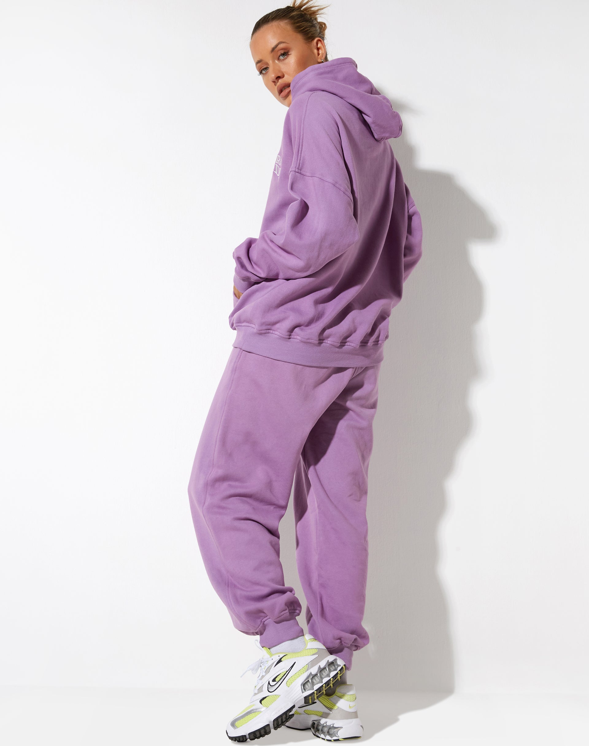 Afbeelding van Oversize Hoodie in Lavender Retro Grade Embro
