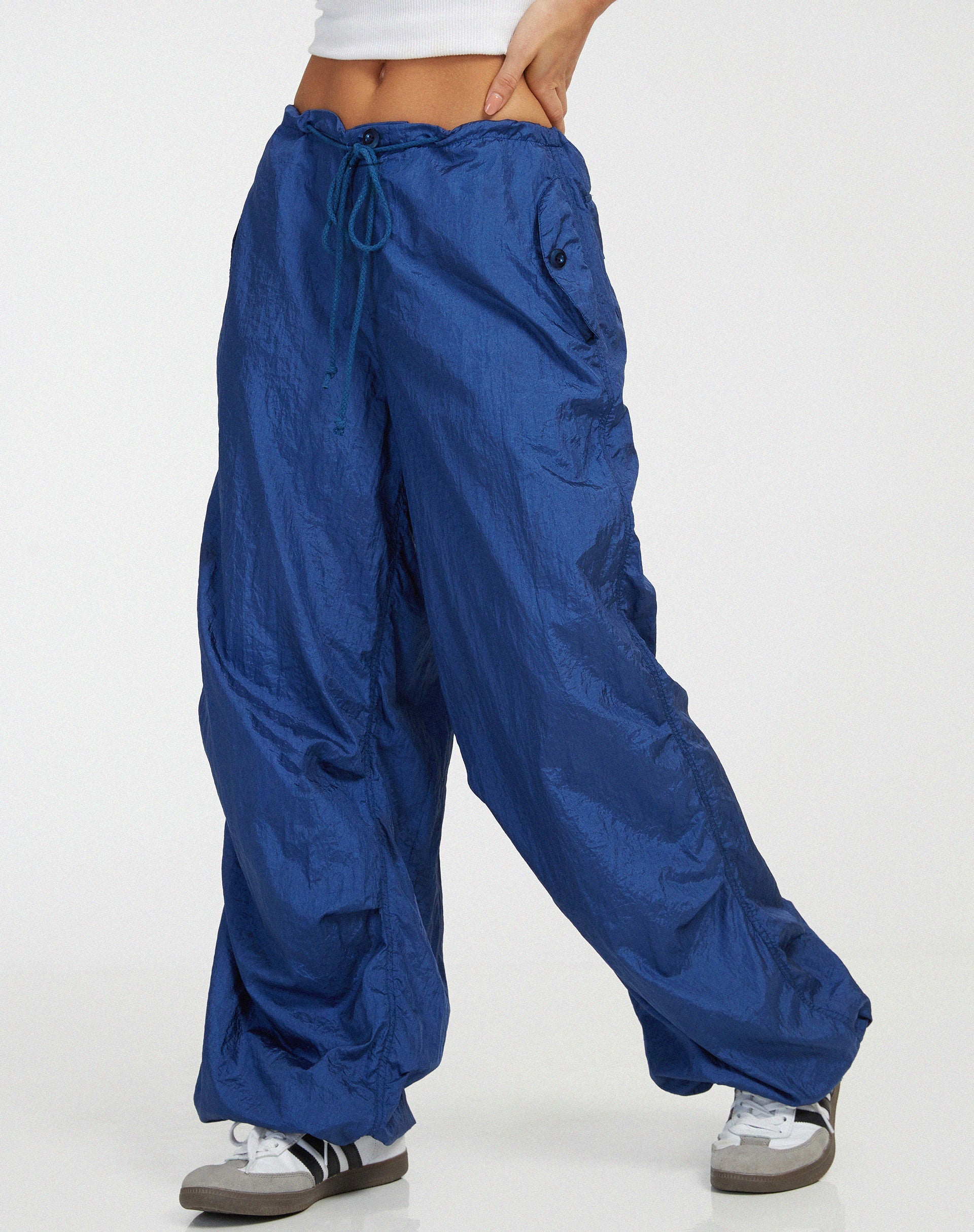 beeld van Chute broek in marine