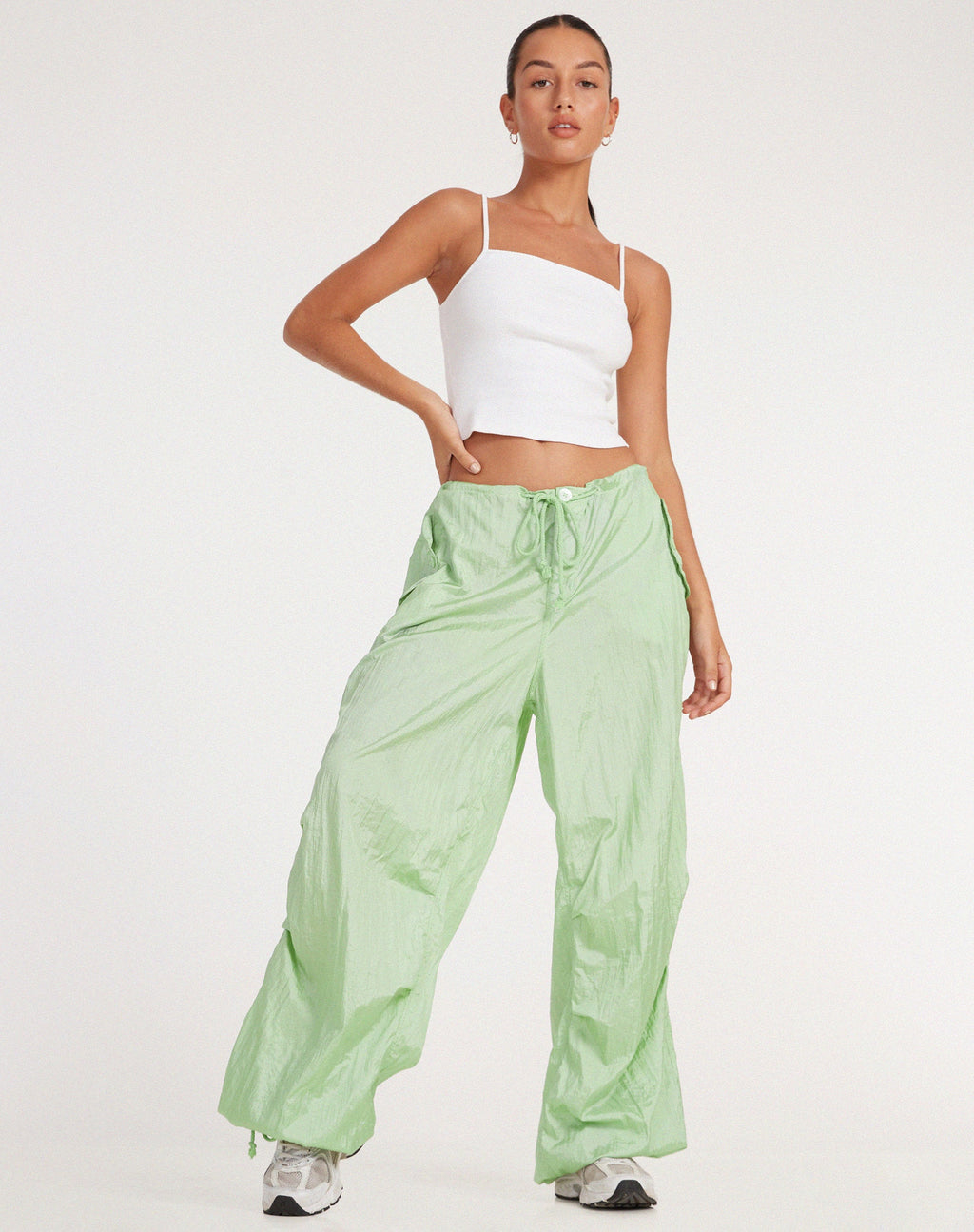Chute broek in parachute salie