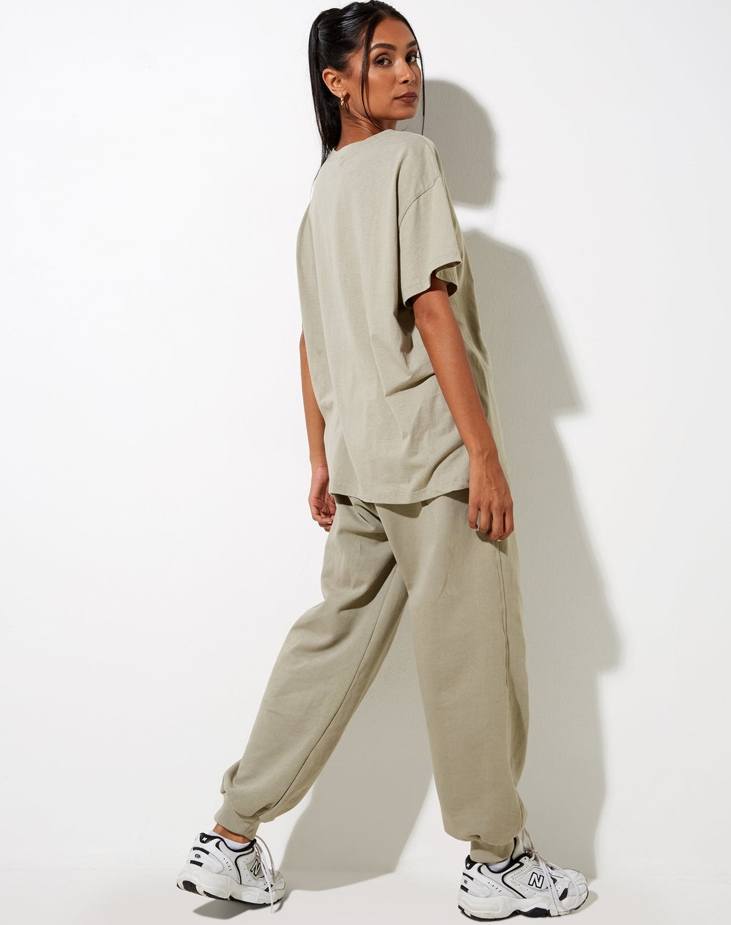 Cloete T-shirt in London Fog Motel 1997 Embro