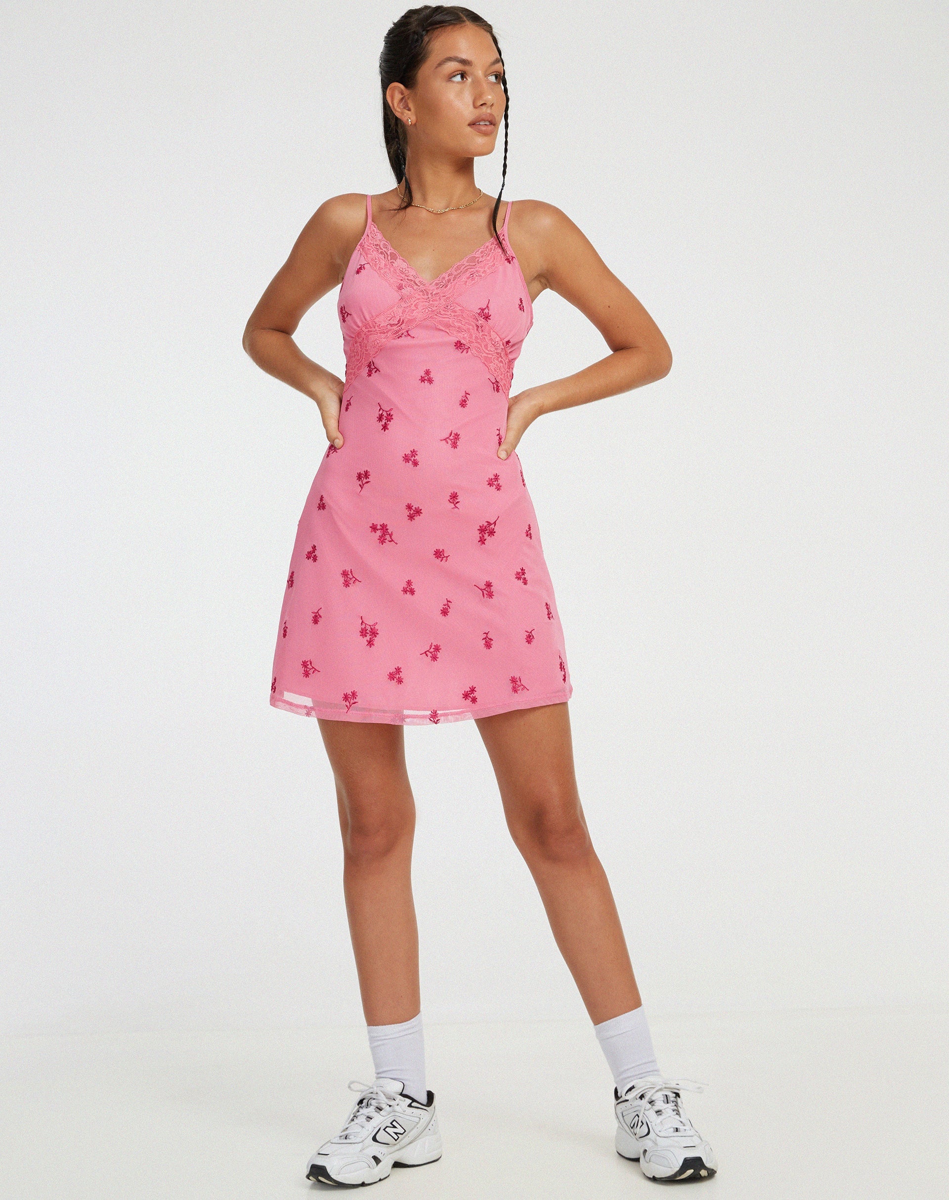 Afbeelding van Coline Mini Dress in Pink Ditsy Daisy Embro