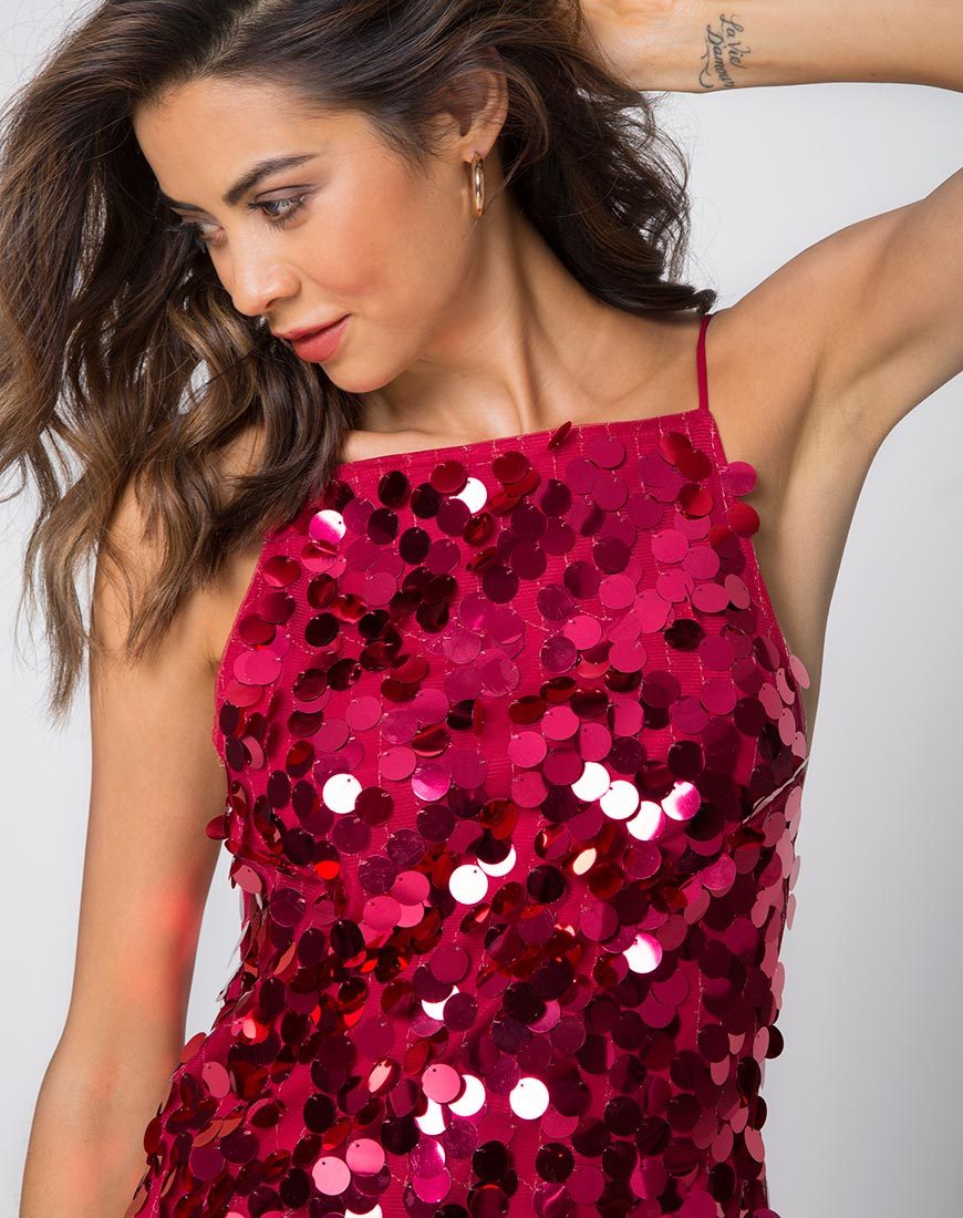 Afbeelding van Corine Slip Dress in Red Cherry Disc Sequin