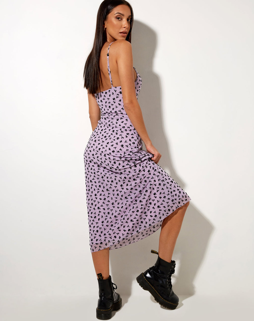 Cotina Midi Dress in Lila Bloemknoppen Zwart Vlokje