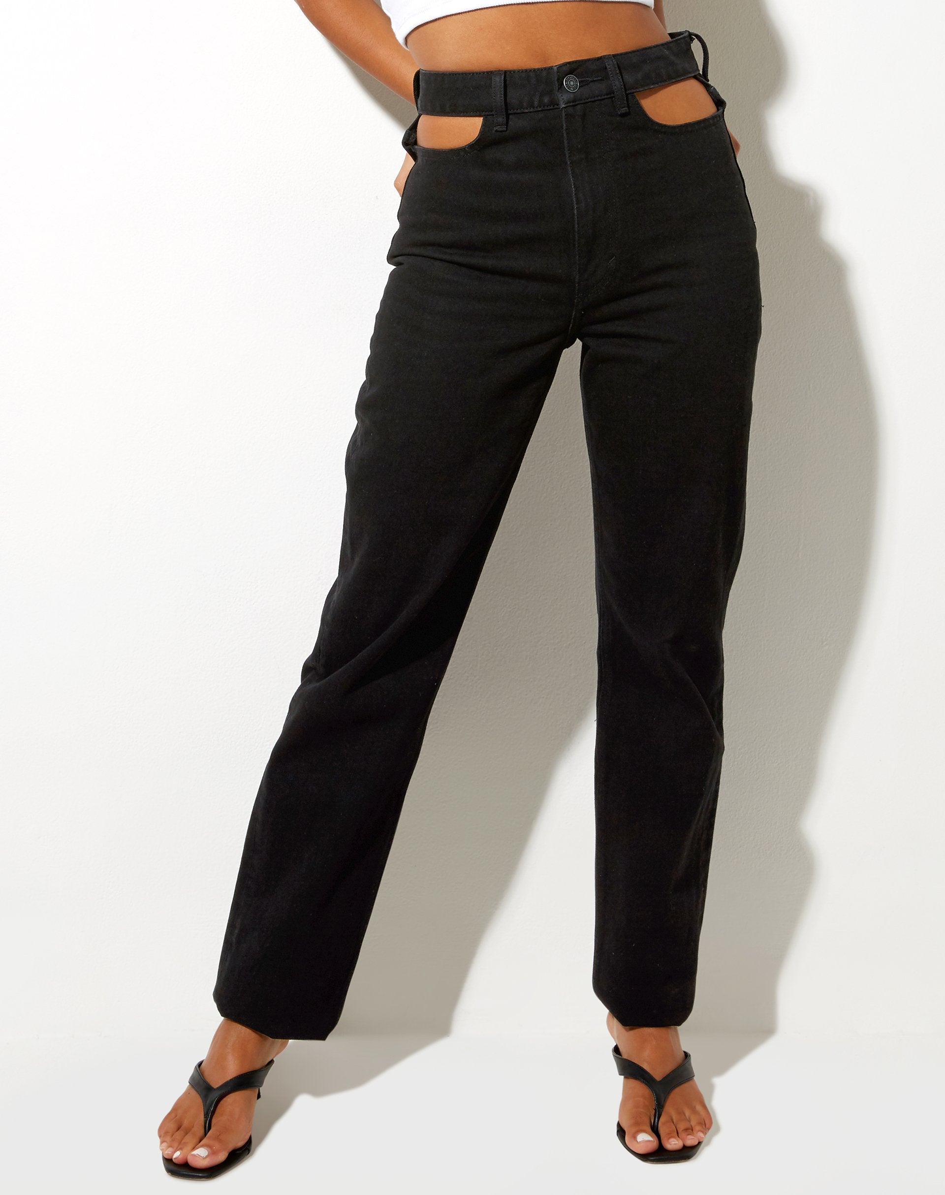 Afbeelding van Cut Out Straight Leg Jean in Black Wash