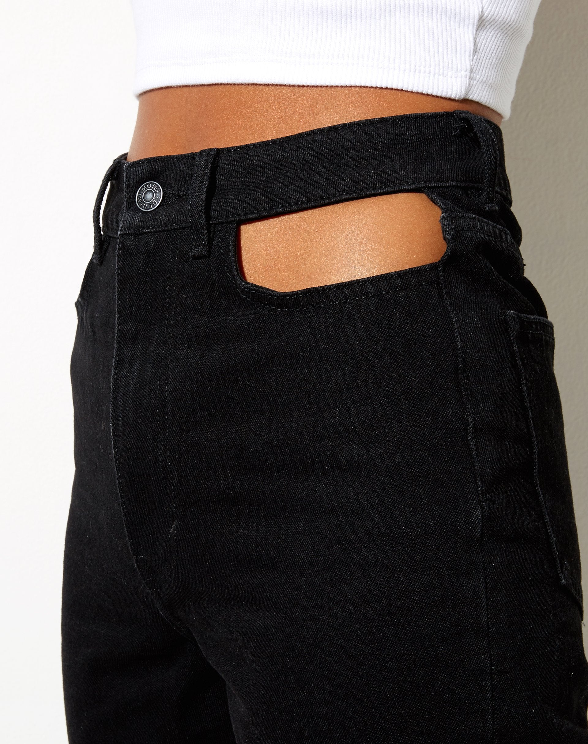 Afbeelding van Cut Out Straight Leg Jean in Black Wash