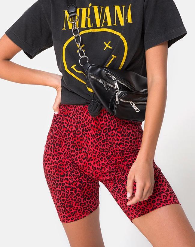 Kort fietsshort in gekleurd dier