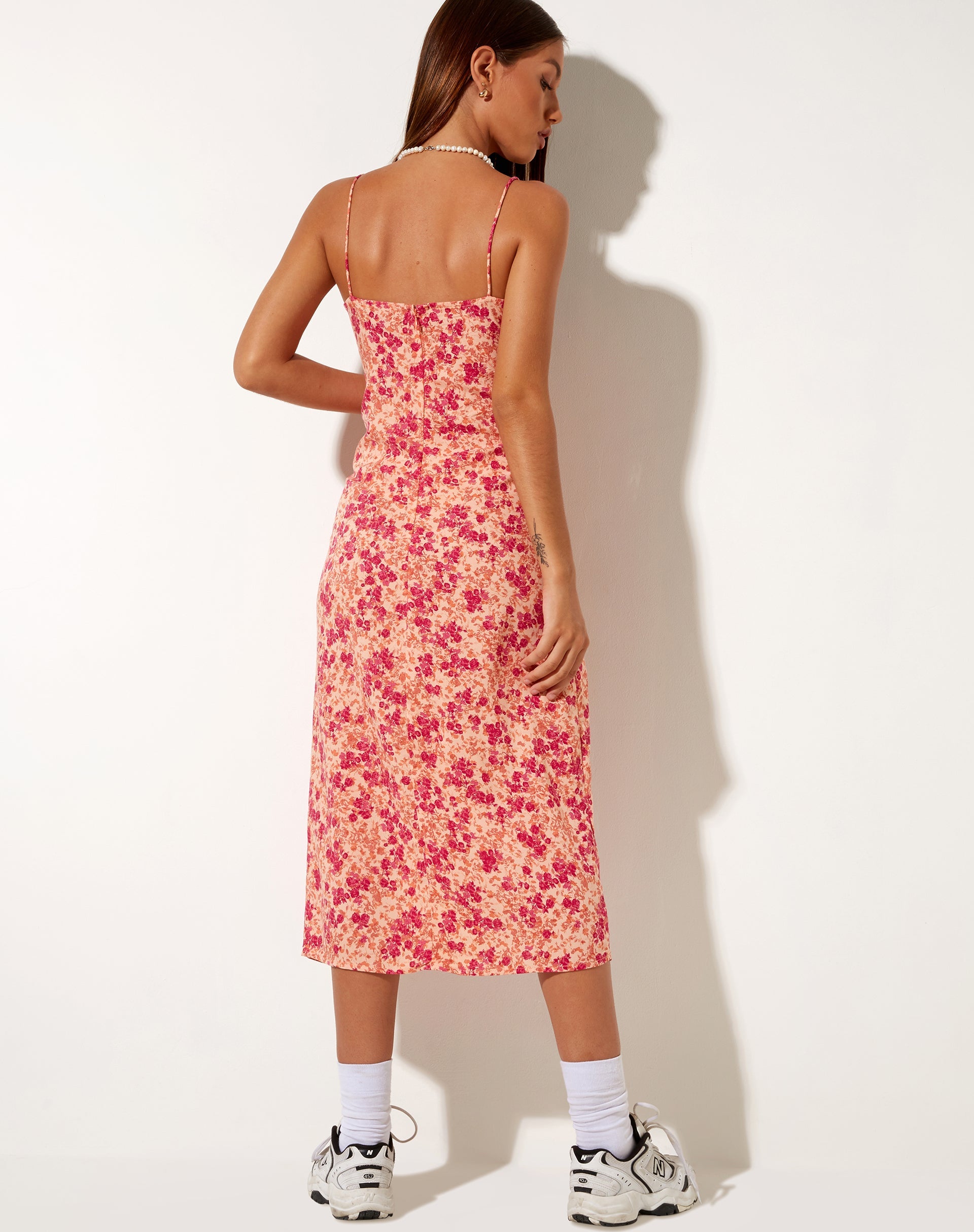 Afbeelding van Cypress Midi Dress in Dark Wild Flower Cantaloupe