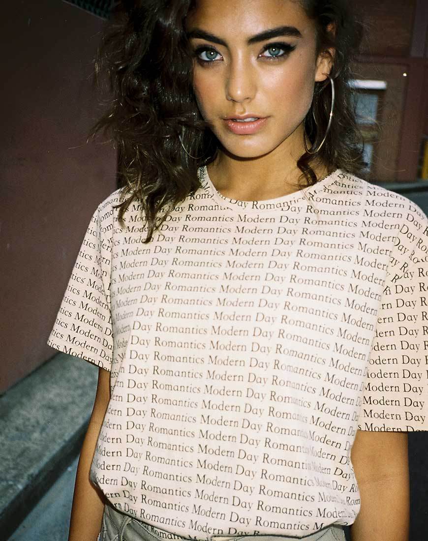 Oversized Basic T-shirt in Modern Day Romantic