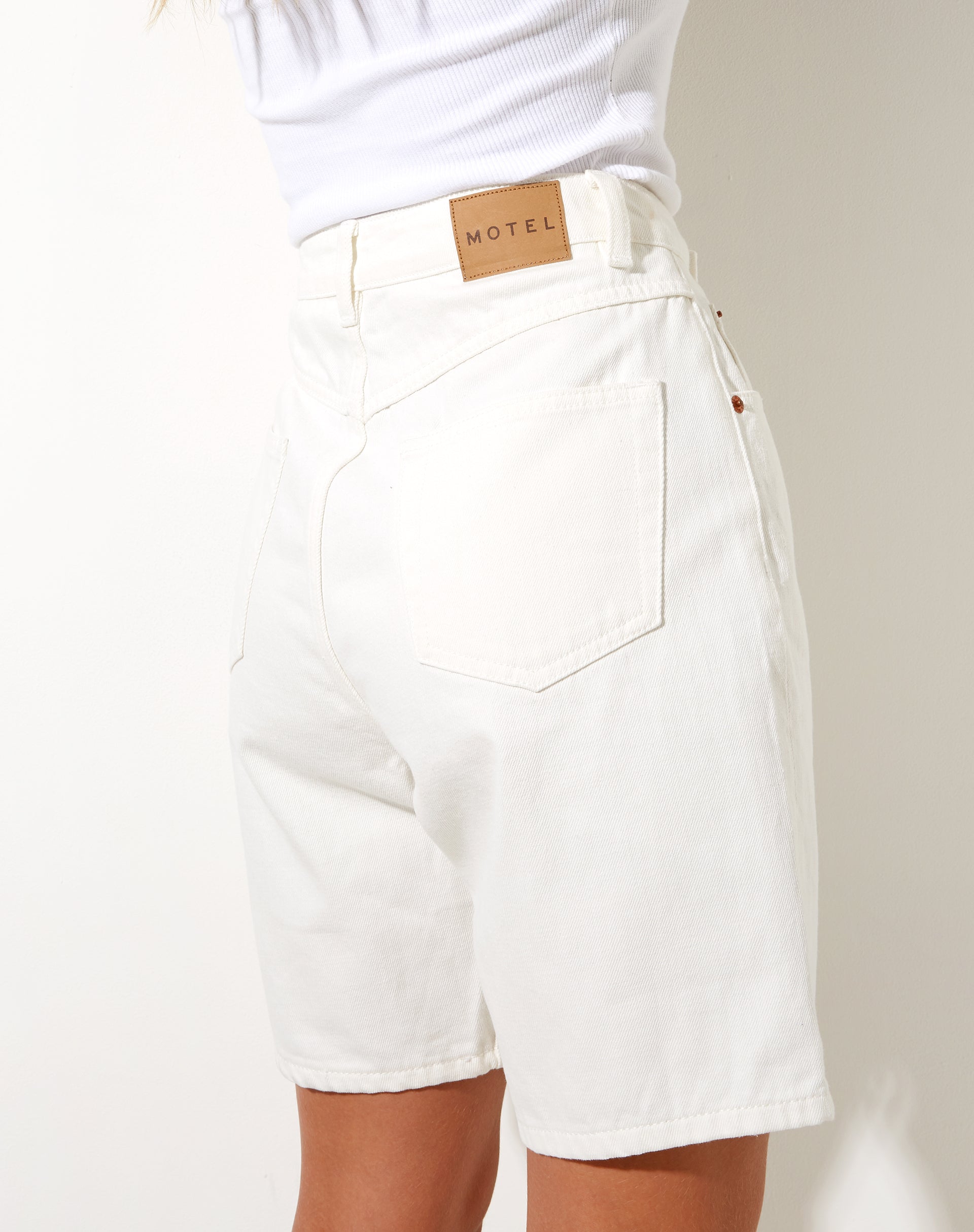 Afbeelding van Dad Denim Short in White Wash