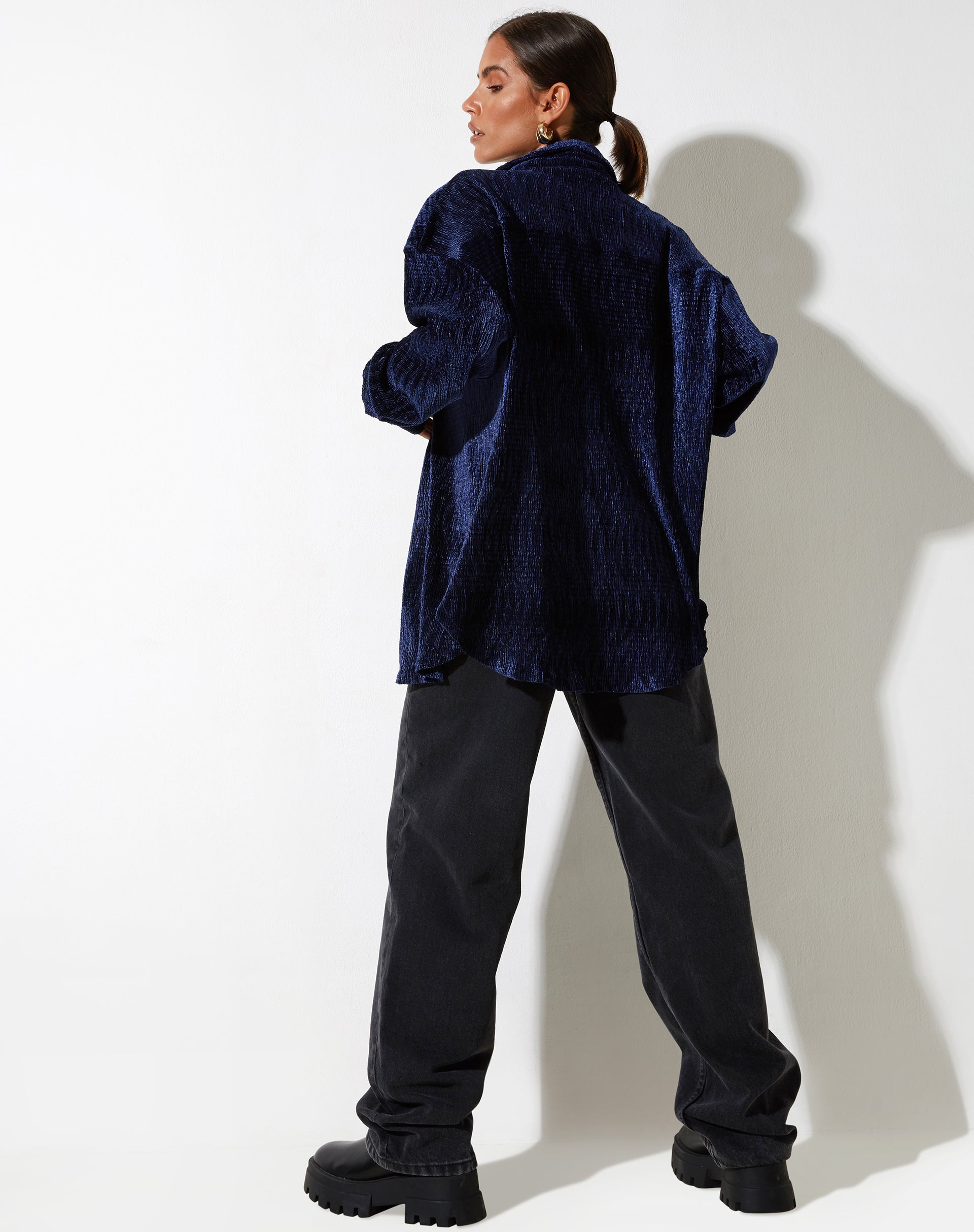 Afbeelding van Dael oversized shirt in fluweel marine