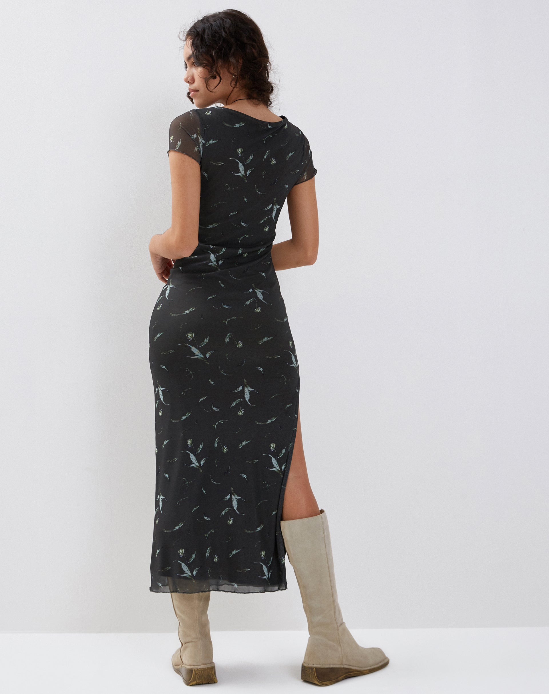 Afbeelding van Danari Mesh Maxi Dress in Floral Khaki Silhouette