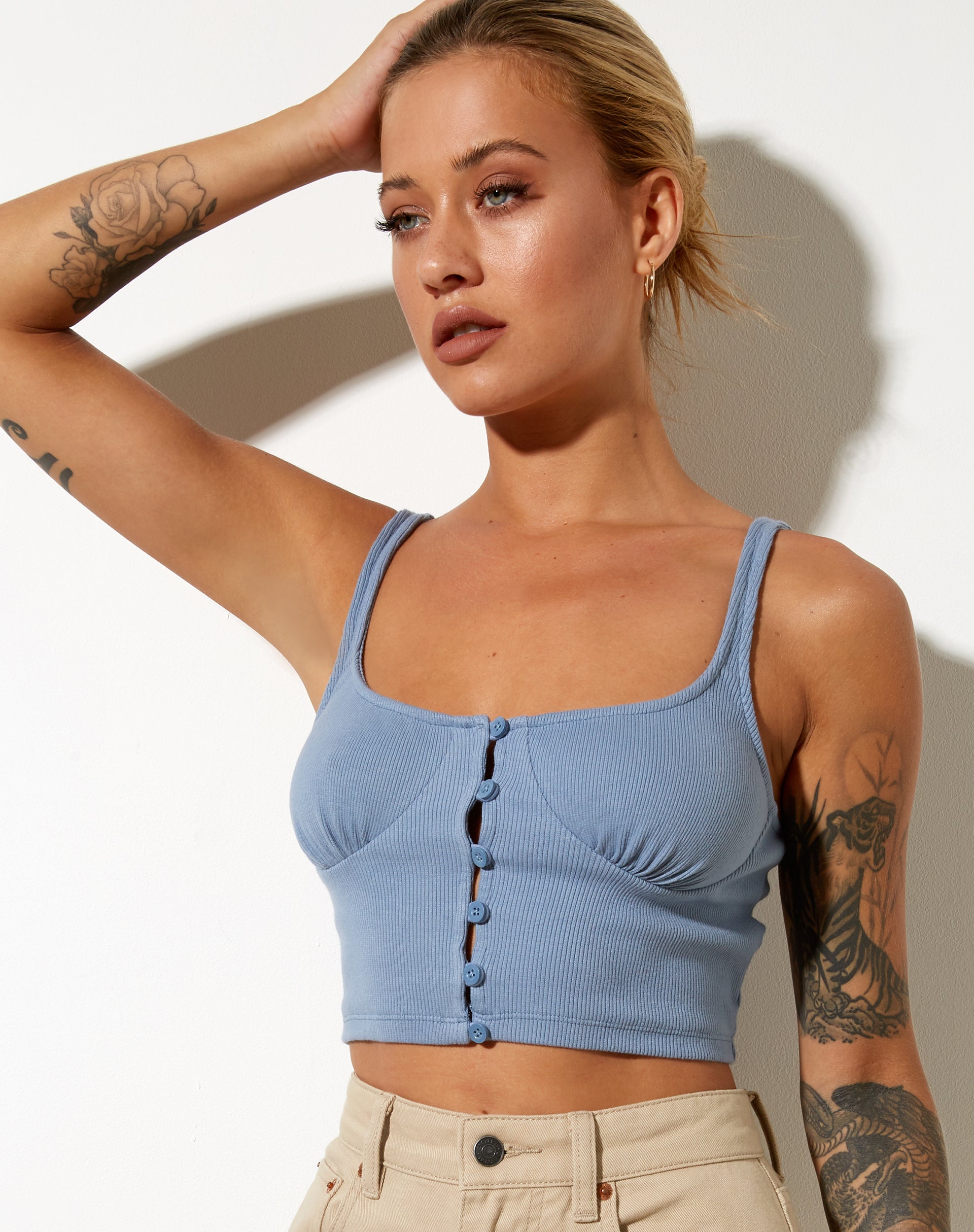Afbeelding van Darau Crop Top in Rib Powder Blue