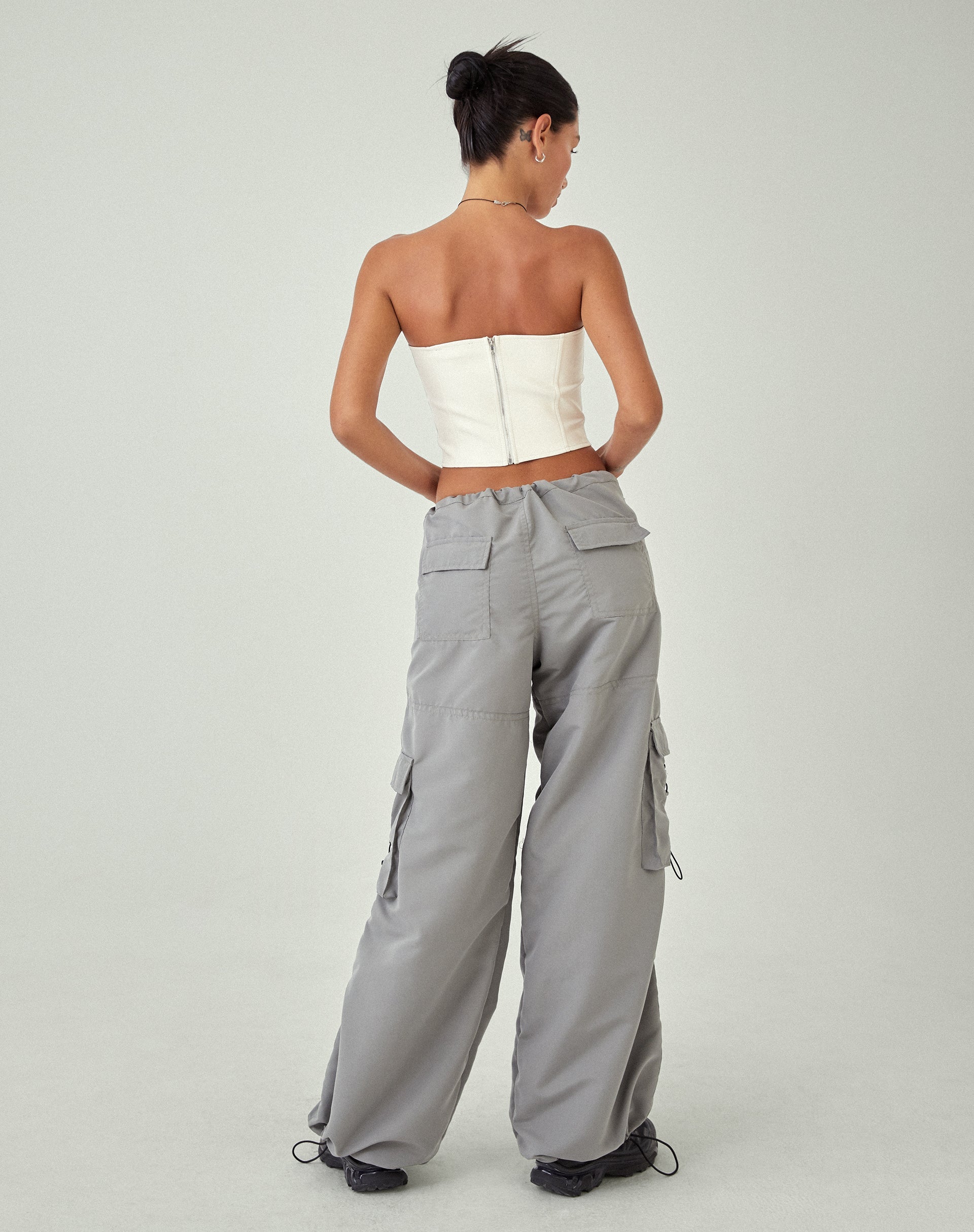 beeld van MOTEL X JACQUIE Dena Corset Top in PU Off White