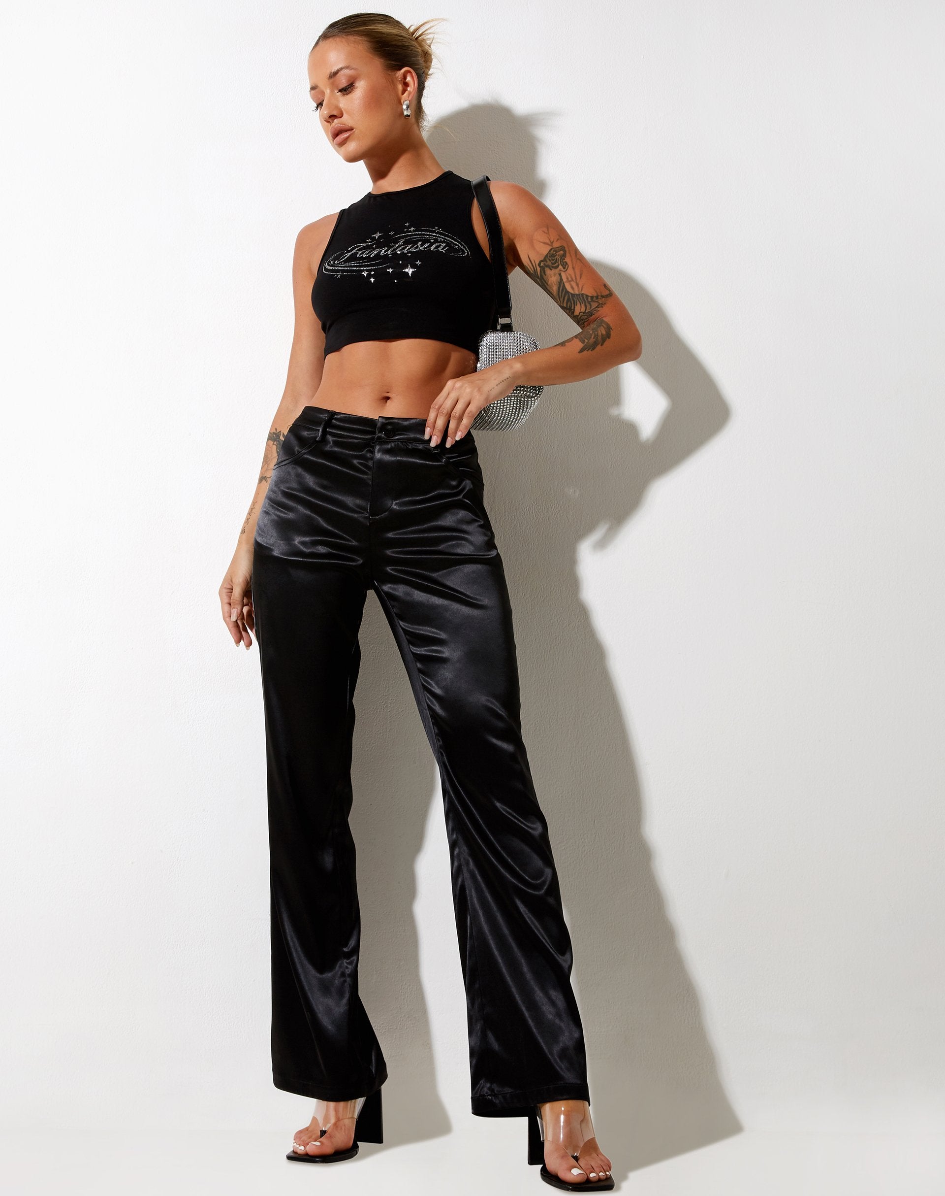 Afbeelding van Desta broek in satijn zwart Fantasia Diamante