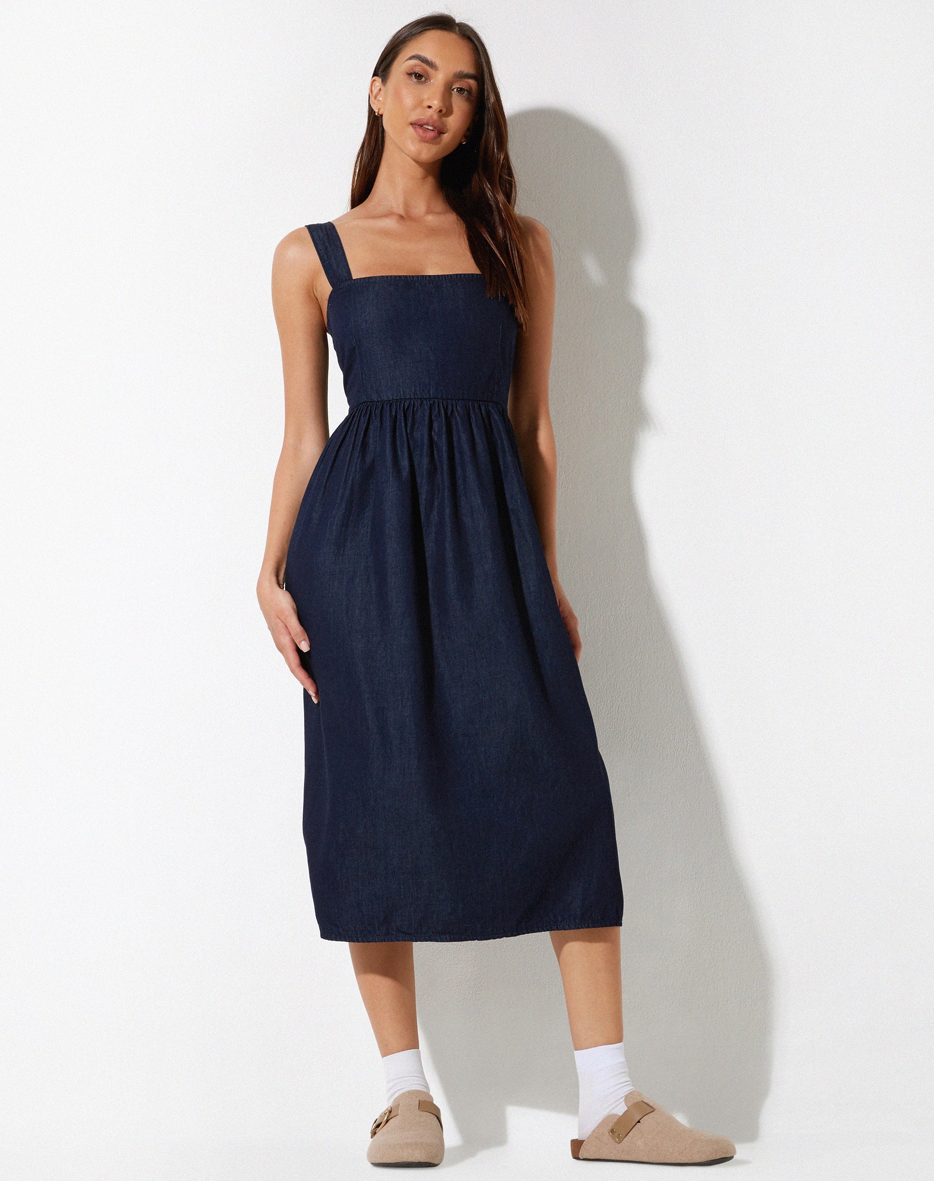 Afbeelding van Doraya Midi Dress in Denim Blue Chambray