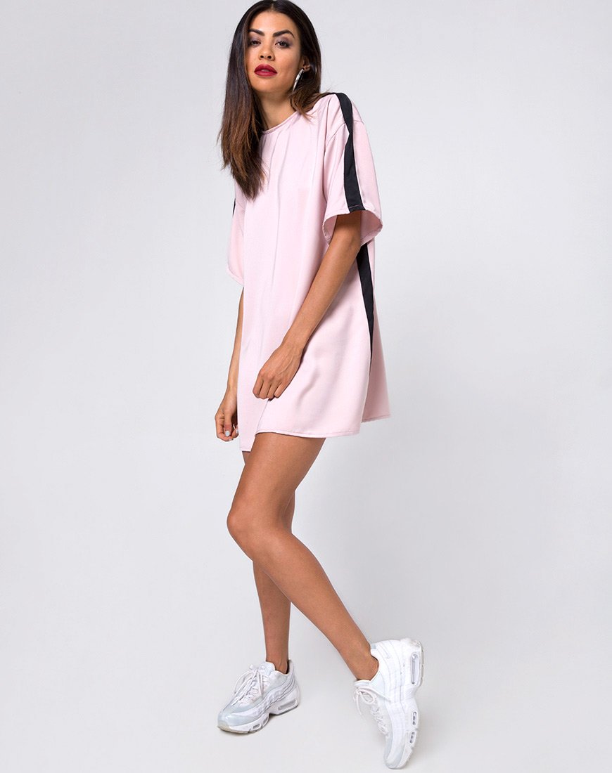 Afbeelding van Dore T-shirt jurk in Blush met zwarte streep