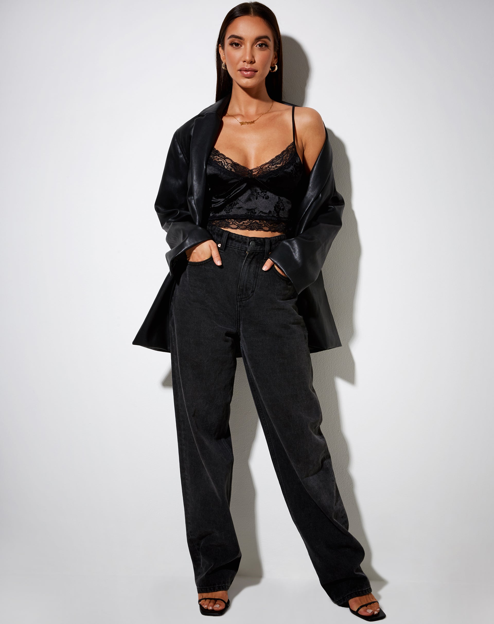 Afbeelding van Dyrana Crop Top in Black Rose Flock