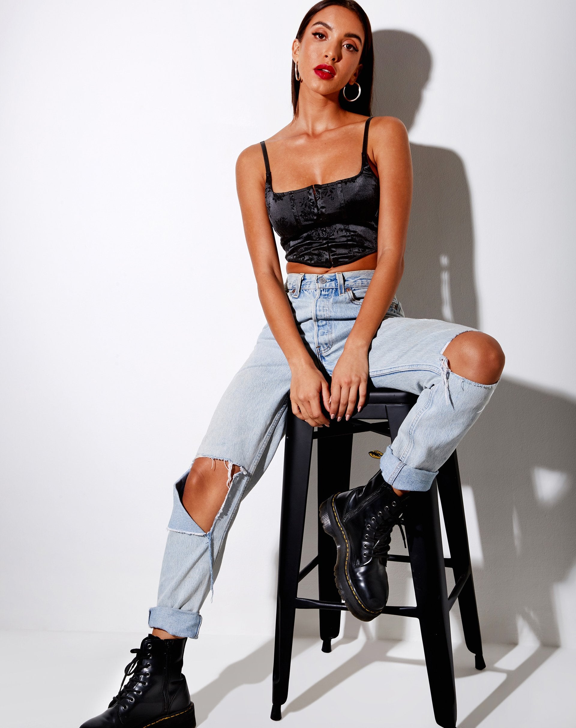 Afbeelding van Elicia Crop Top in Black Rose Flock