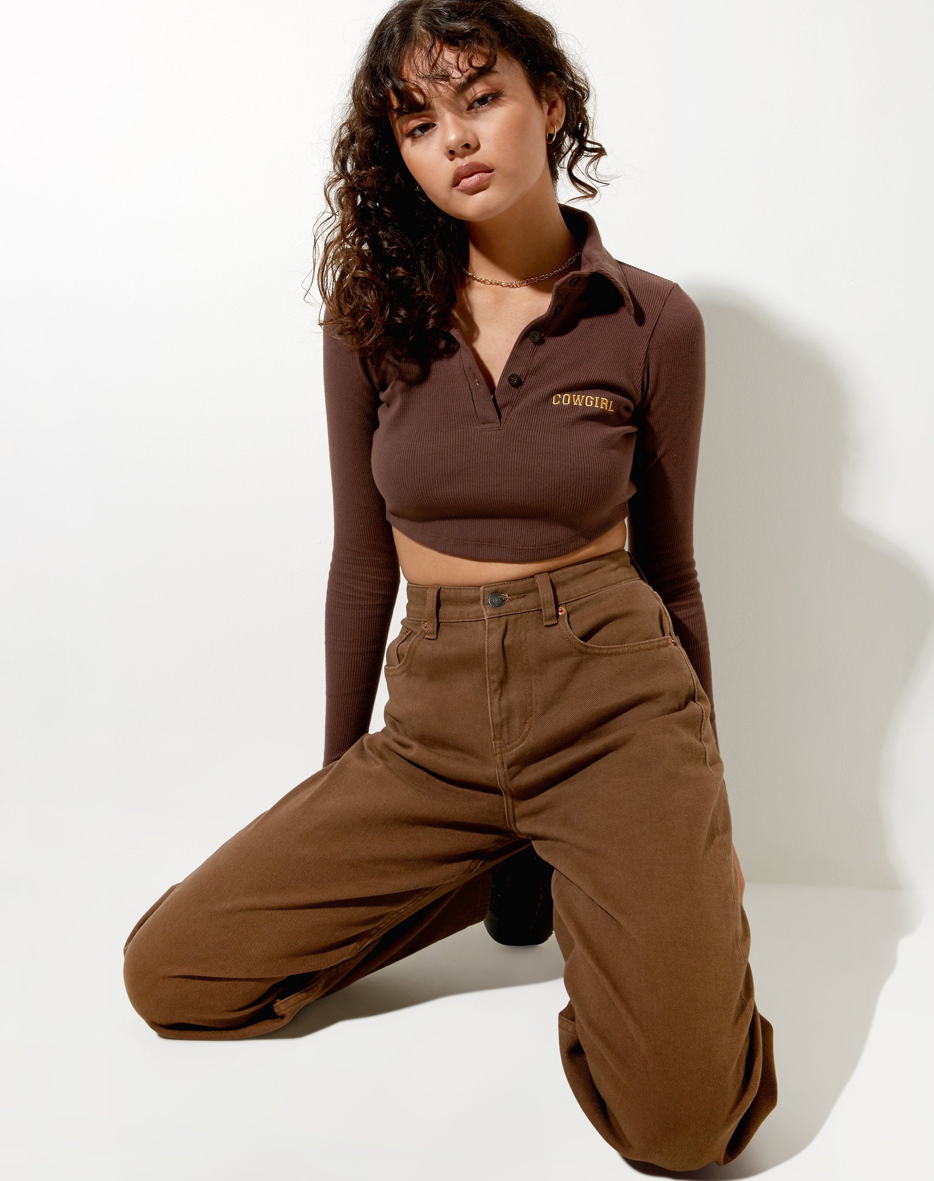 Afbeelding van Elody Crop Top in Rib Diep Mahonie Cowgirl Embro