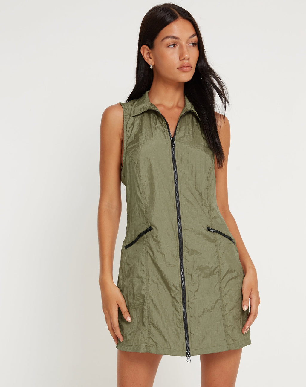 Elok Cargo Mini Jurk in Parachute Zilvergroen