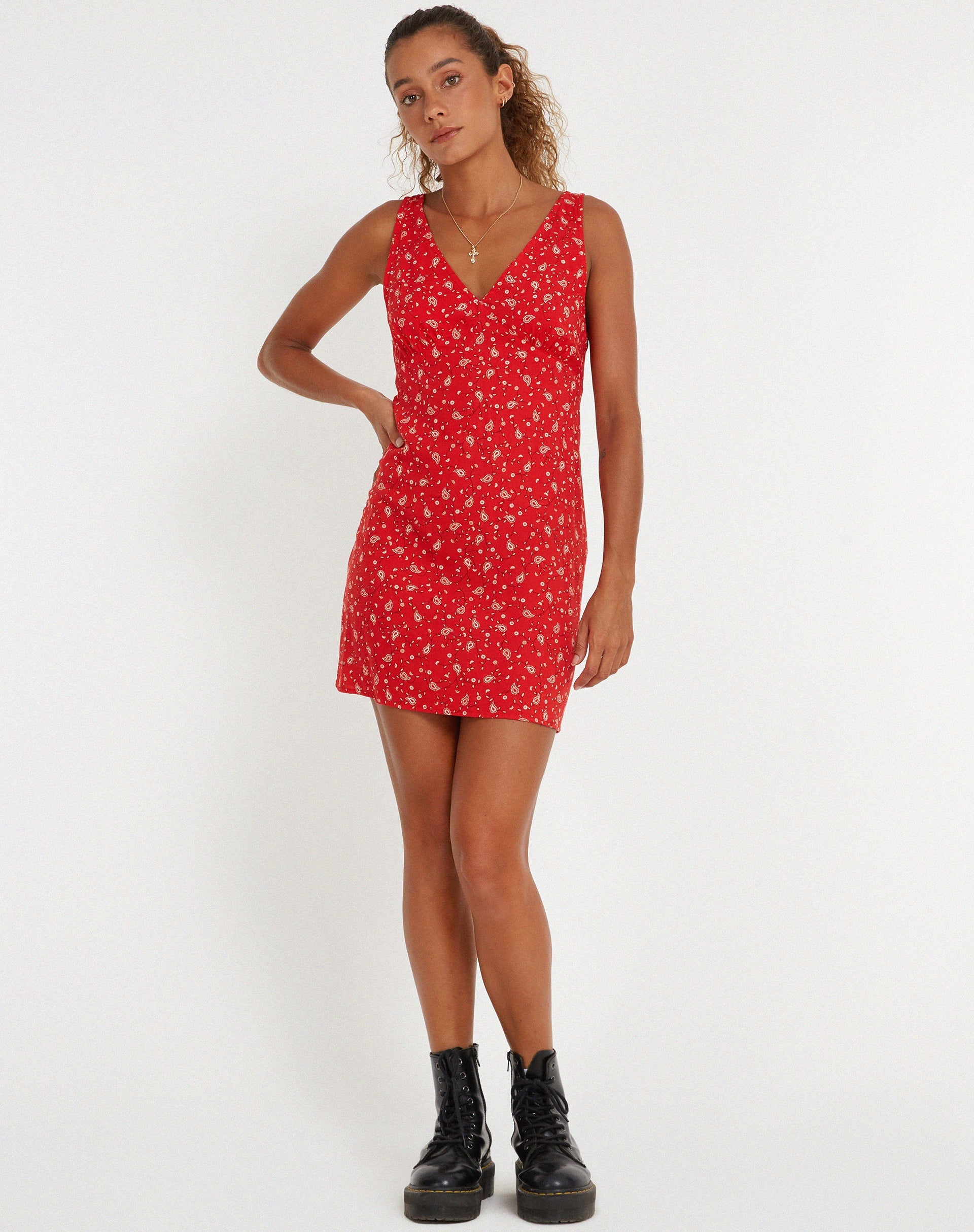 Afbeelding van Eluned Dagjurk in Paisley Fun Rood