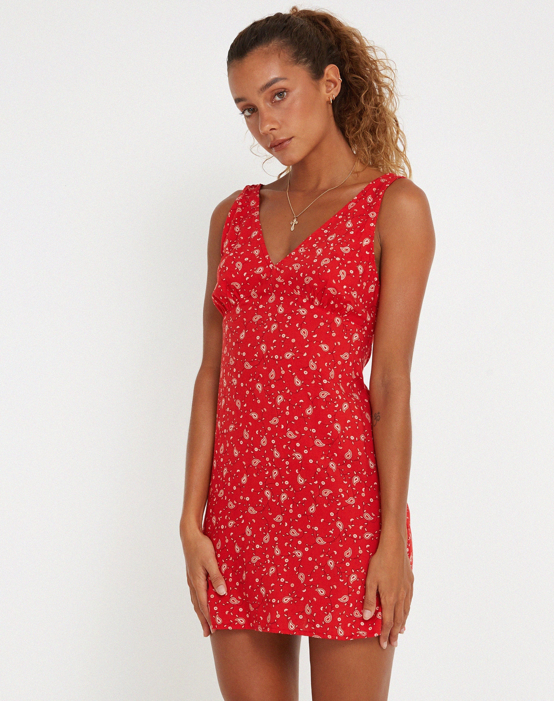 Afbeelding van Eluned Dagjurk in Paisley Fun Rood